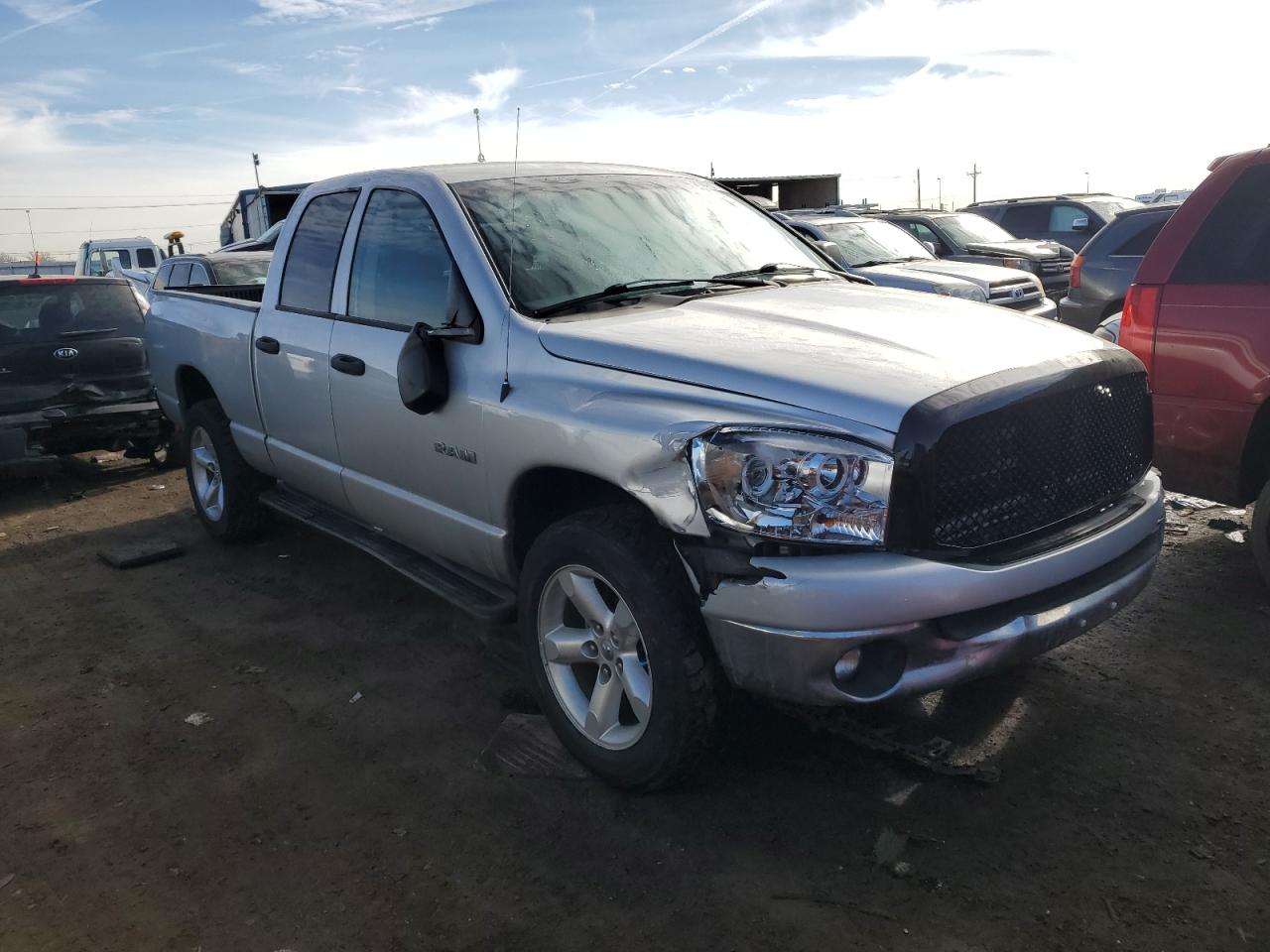 Photo 3 VIN: 1D7HU18N48J226888 - DODGE RAM 