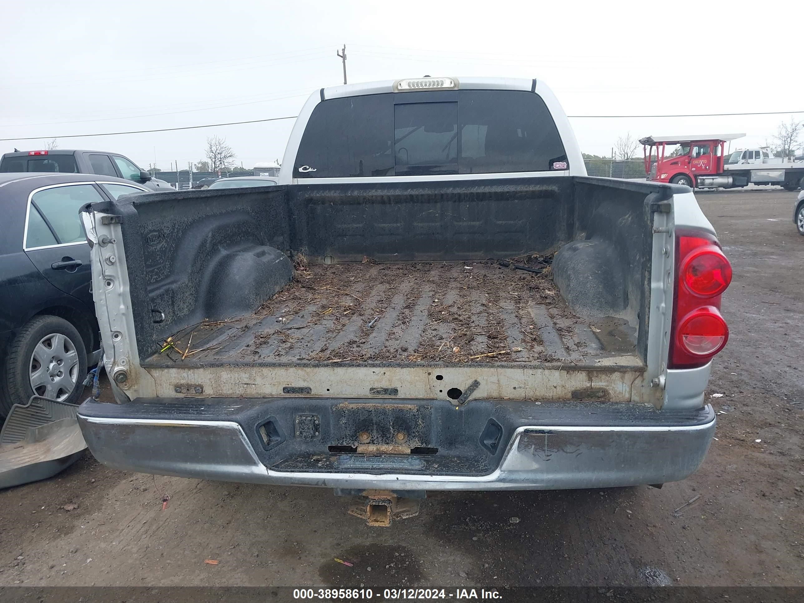 Photo 16 VIN: 1D7HU18N58S584947 - DODGE RAM 