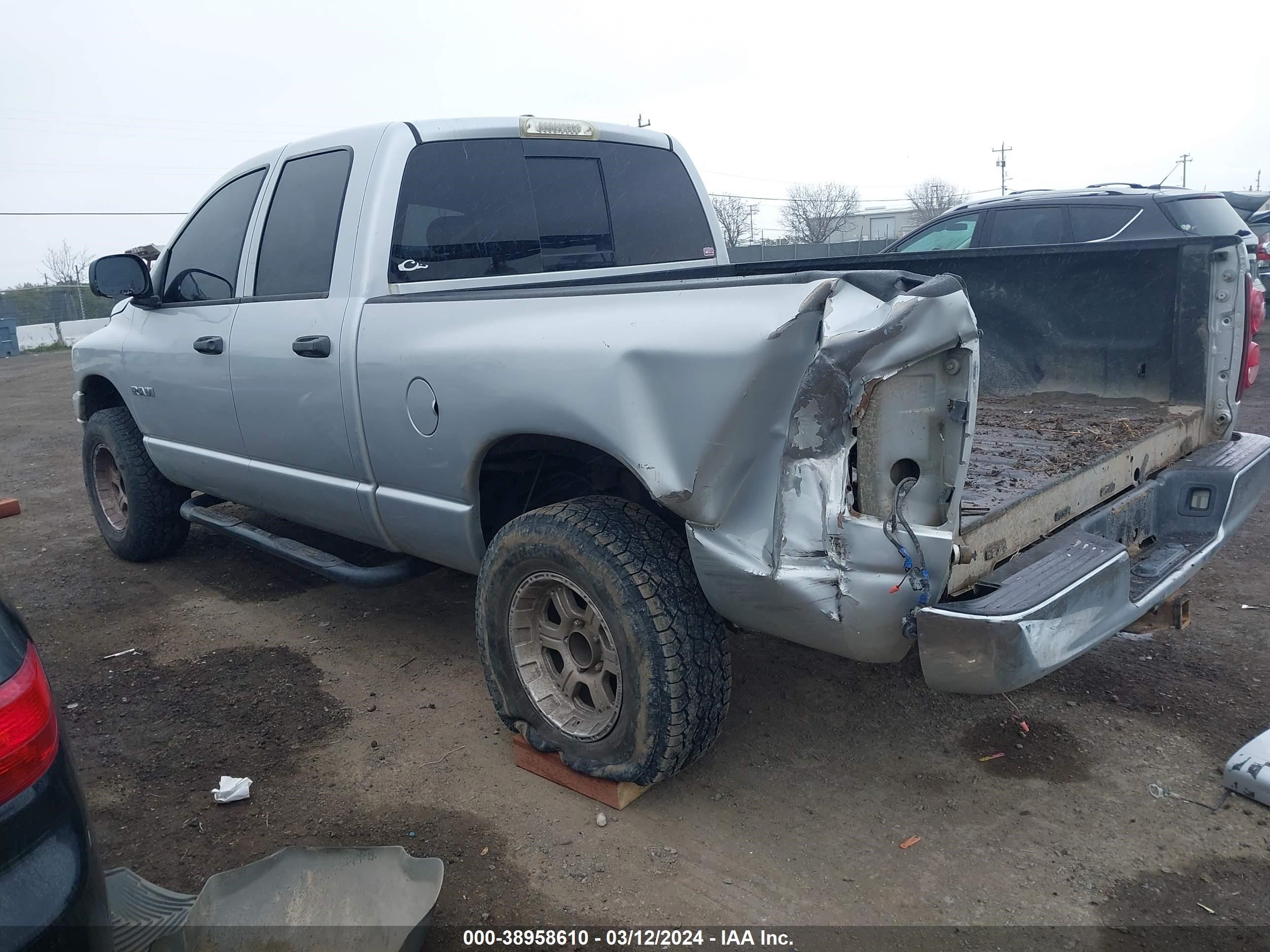 Photo 2 VIN: 1D7HU18N58S584947 - DODGE RAM 