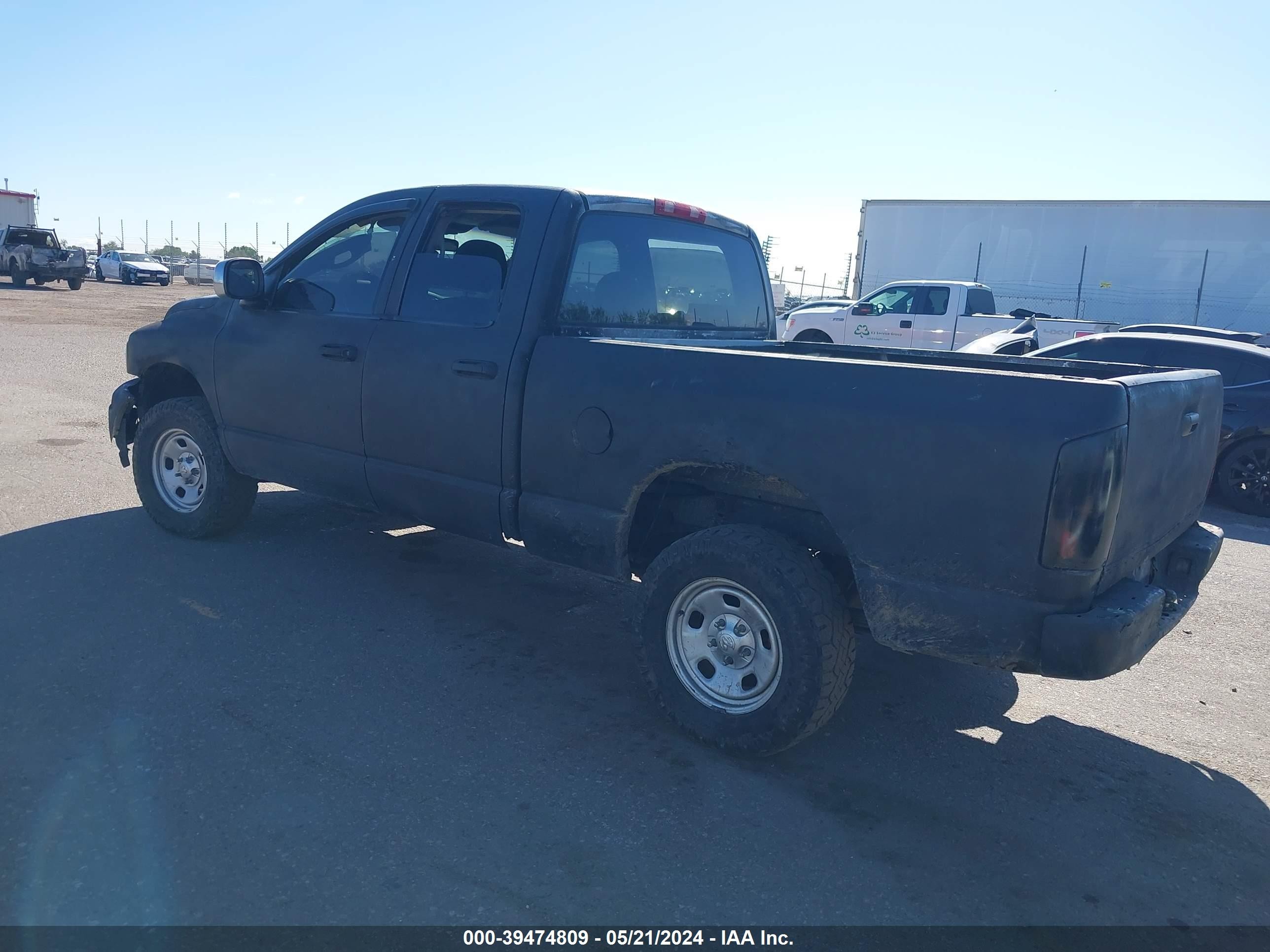 Photo 2 VIN: 1D7HU18N72J160456 - DODGE RAM 