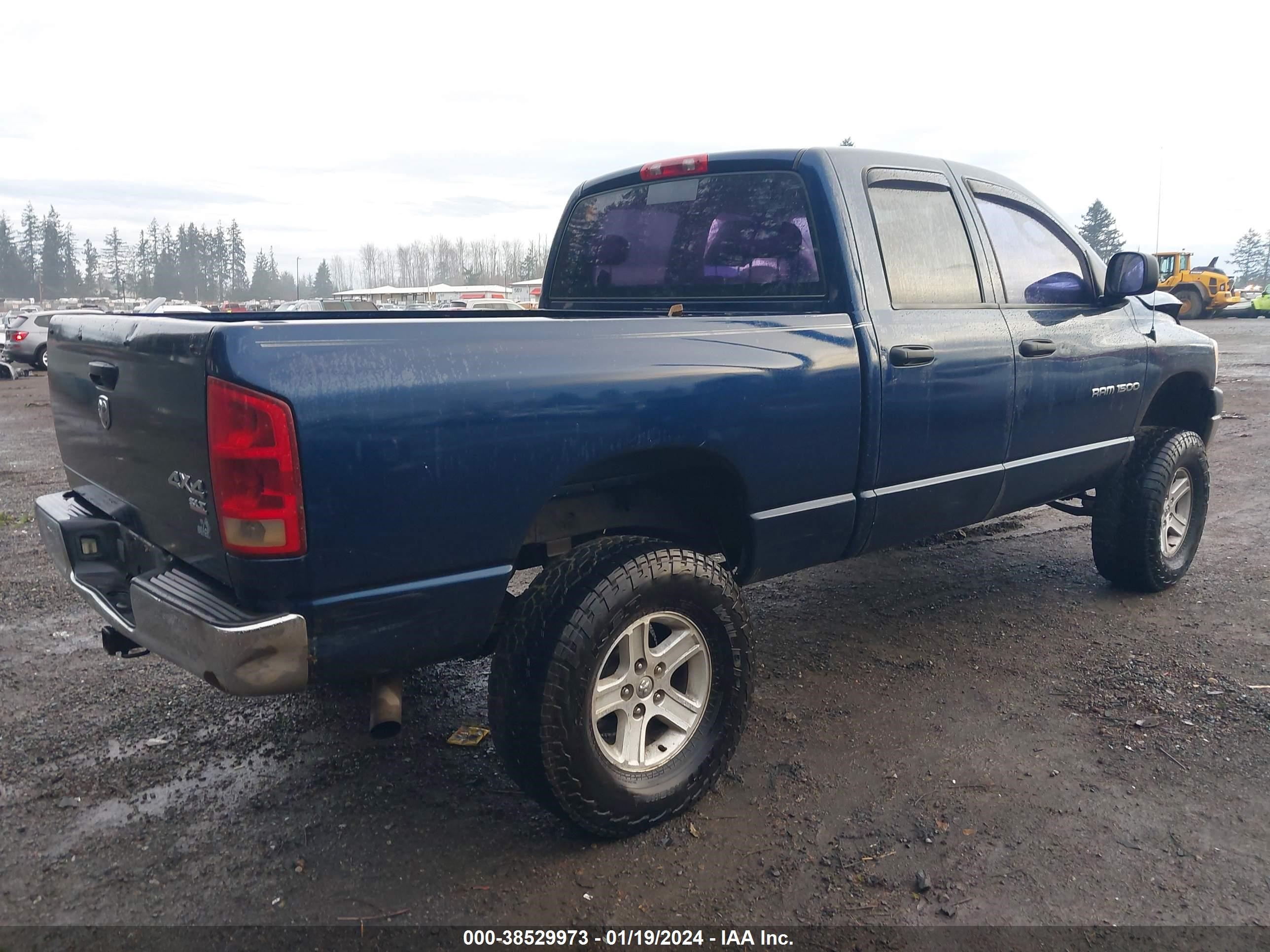 Photo 3 VIN: 1D7HU18N76S588110 - DODGE RAM 