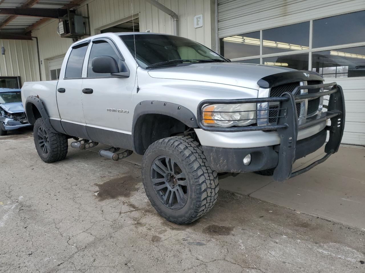 Photo 3 VIN: 1D7HU18N85S302716 - DODGE RAM 