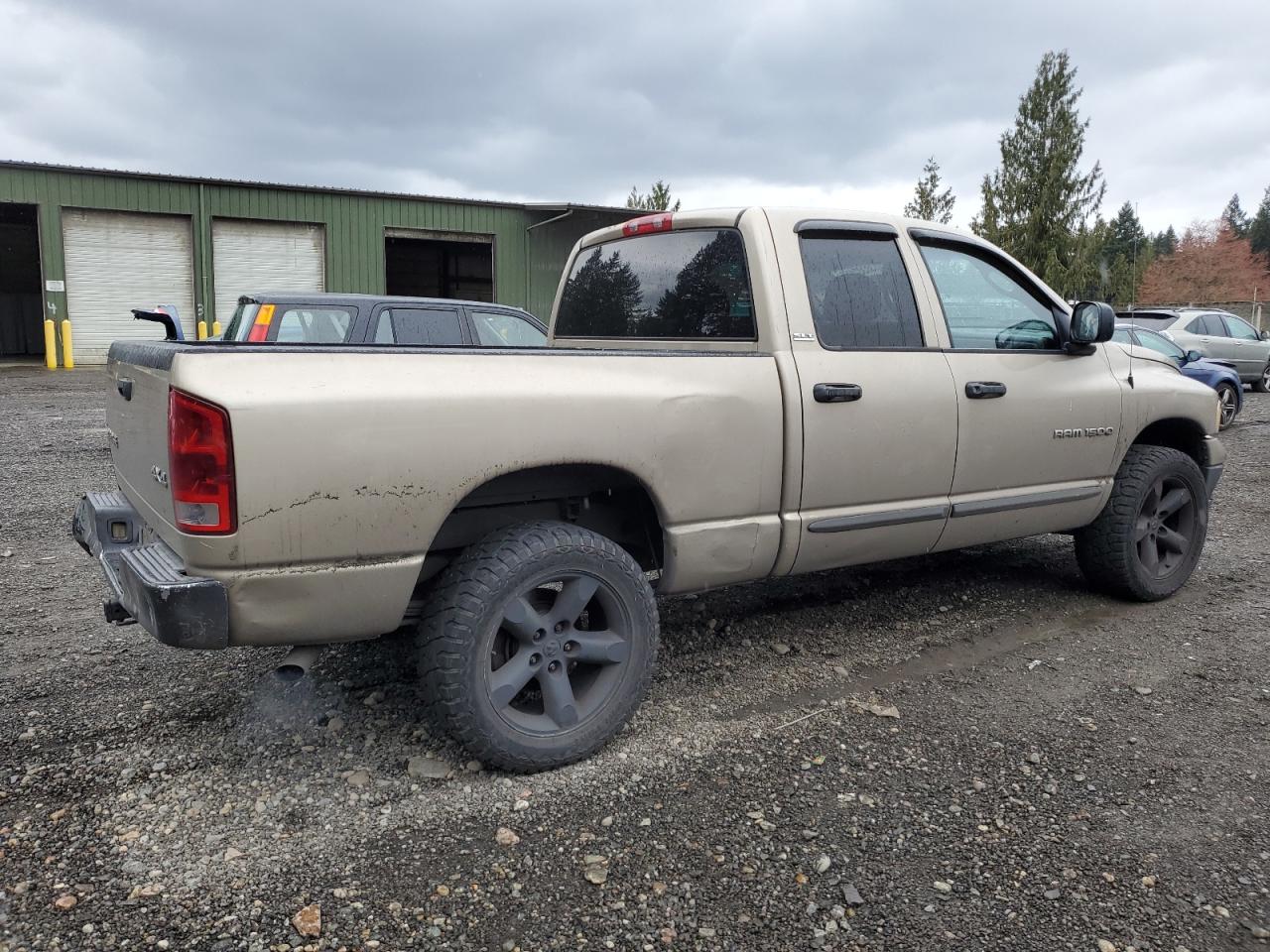 Photo 2 VIN: 1D7HU18N92S710167 - DODGE RAM 