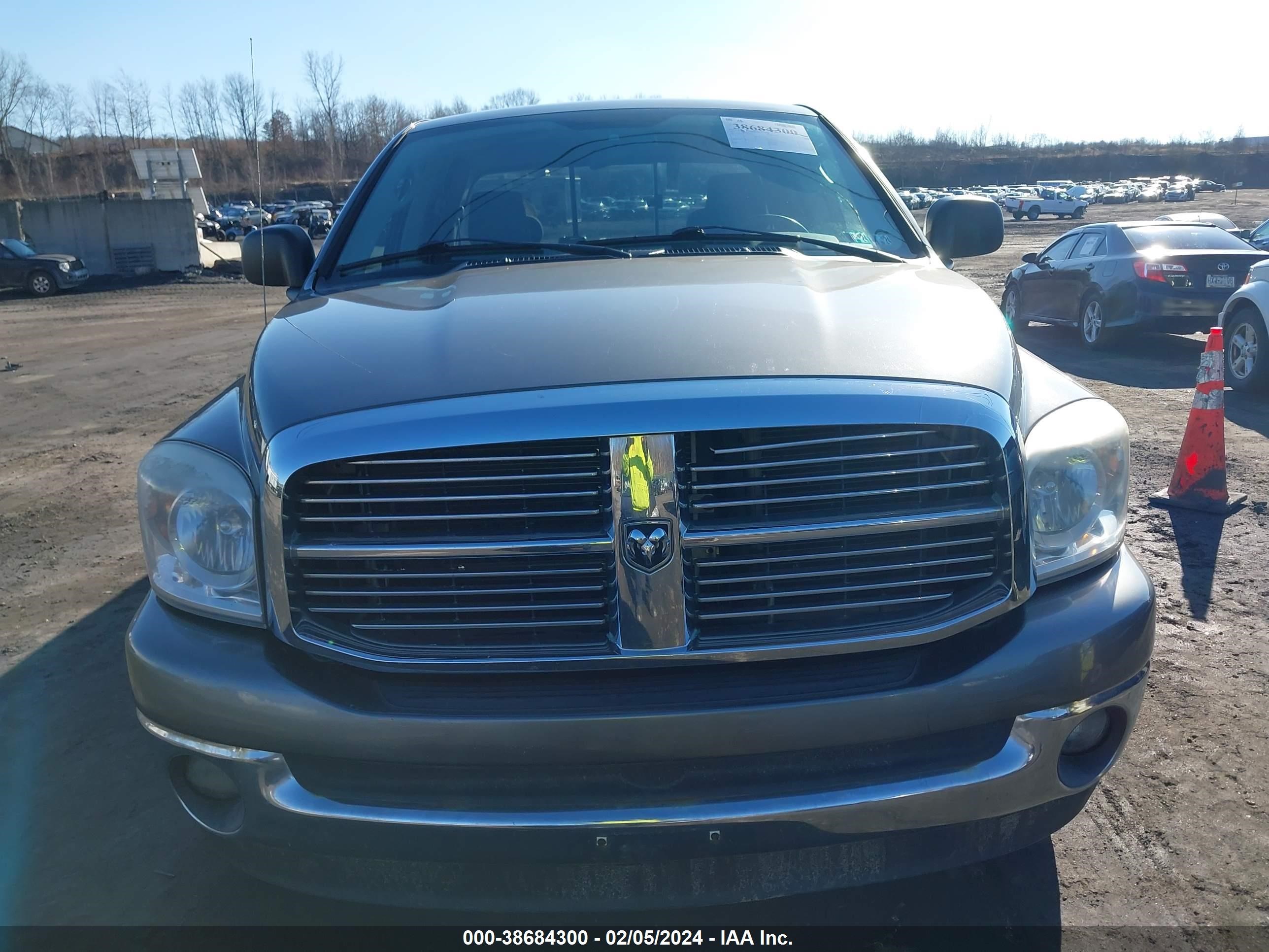 Photo 5 VIN: 1D7HU18PX7S177769 - DODGE RAM 