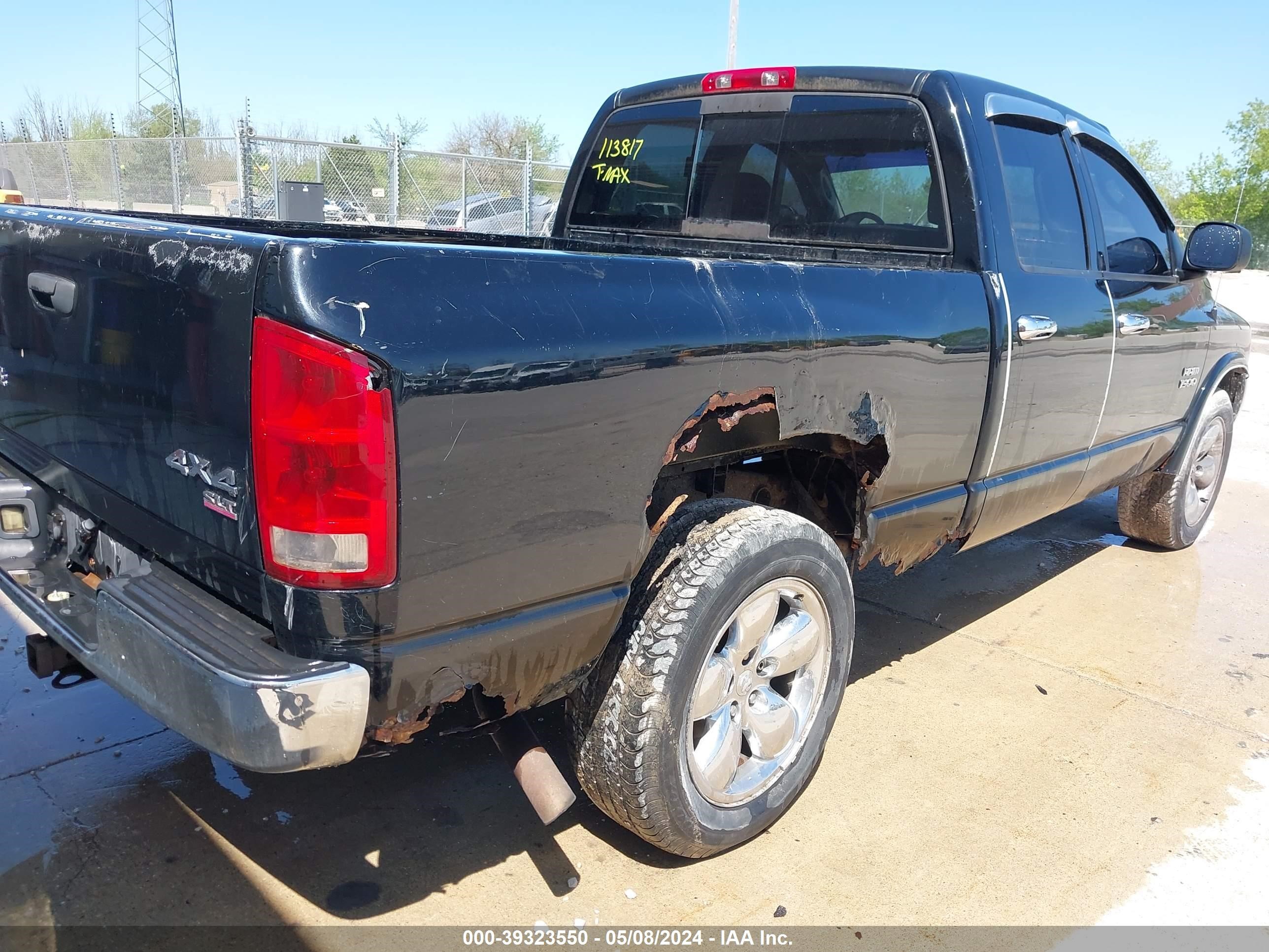 Photo 3 VIN: 1D7HU18Z03S113817 - DODGE RAM 