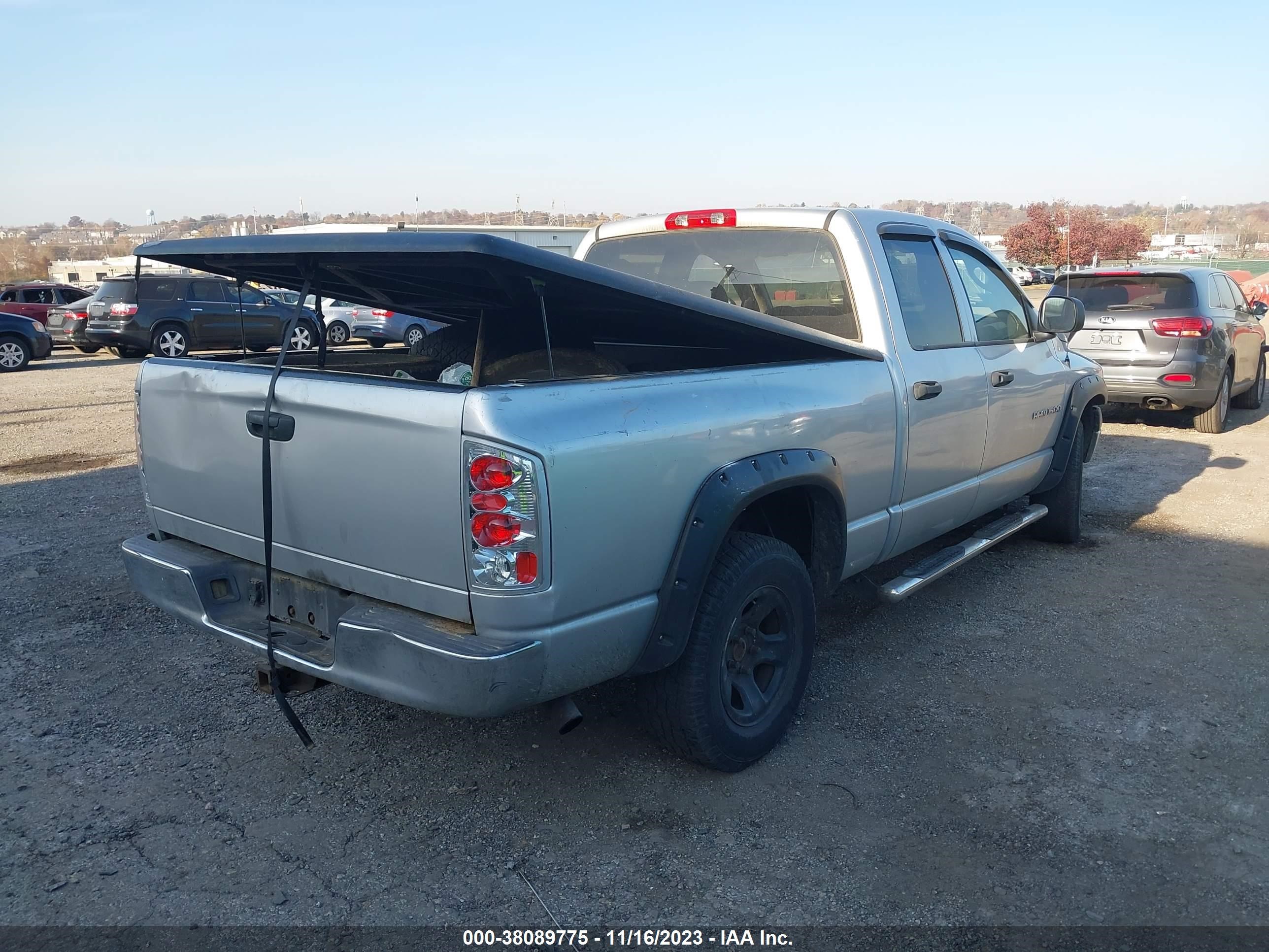 Photo 3 VIN: 1D7HU18Z62J186999 - DODGE RAM 