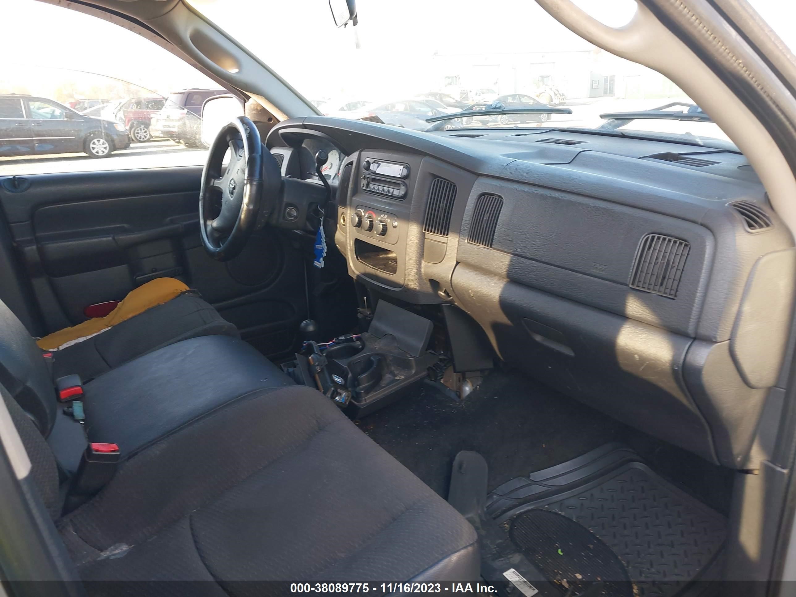 Photo 4 VIN: 1D7HU18Z62J186999 - DODGE RAM 