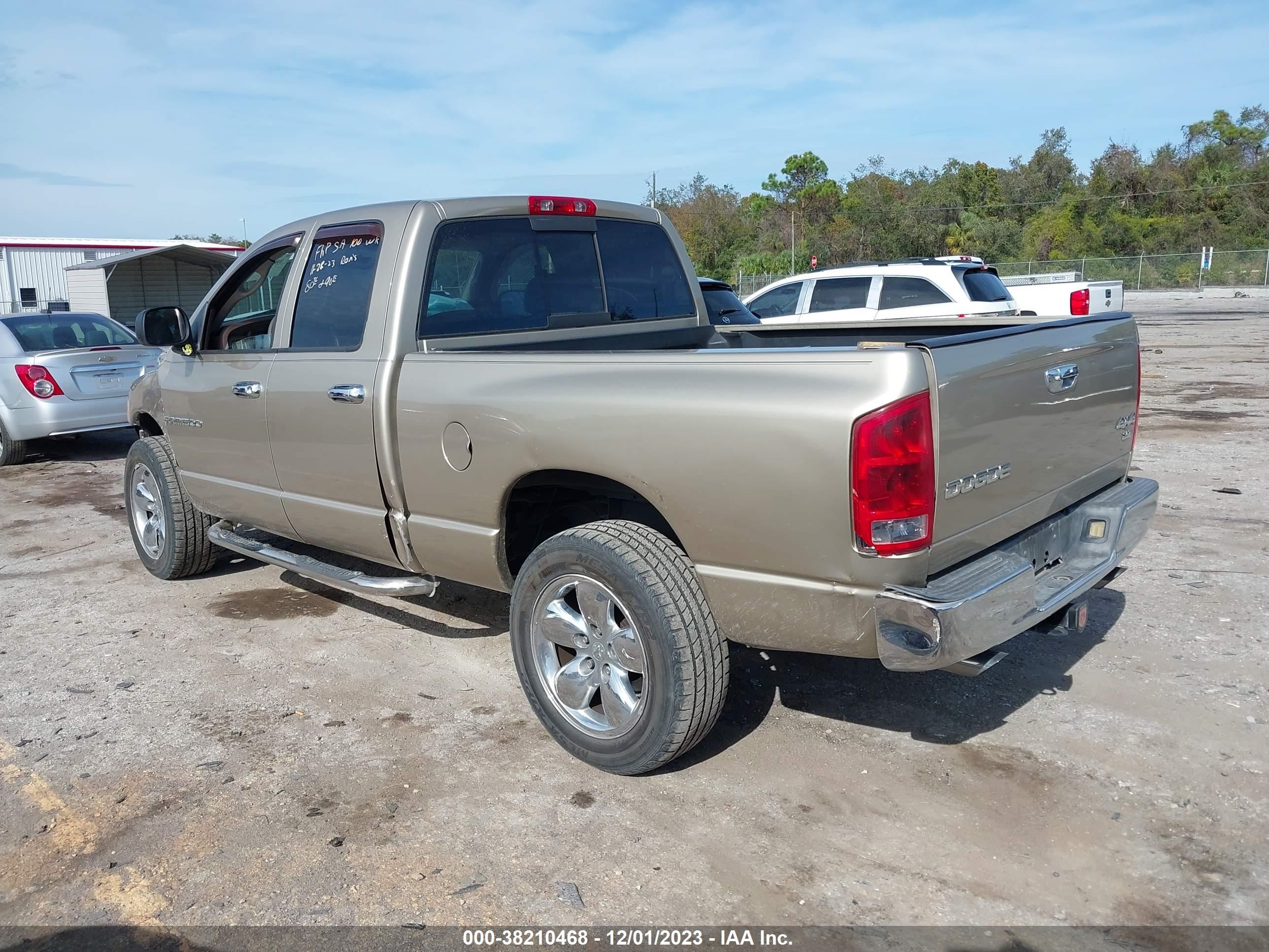 Photo 2 VIN: 1D7HU18Z63S153562 - DODGE RAM 