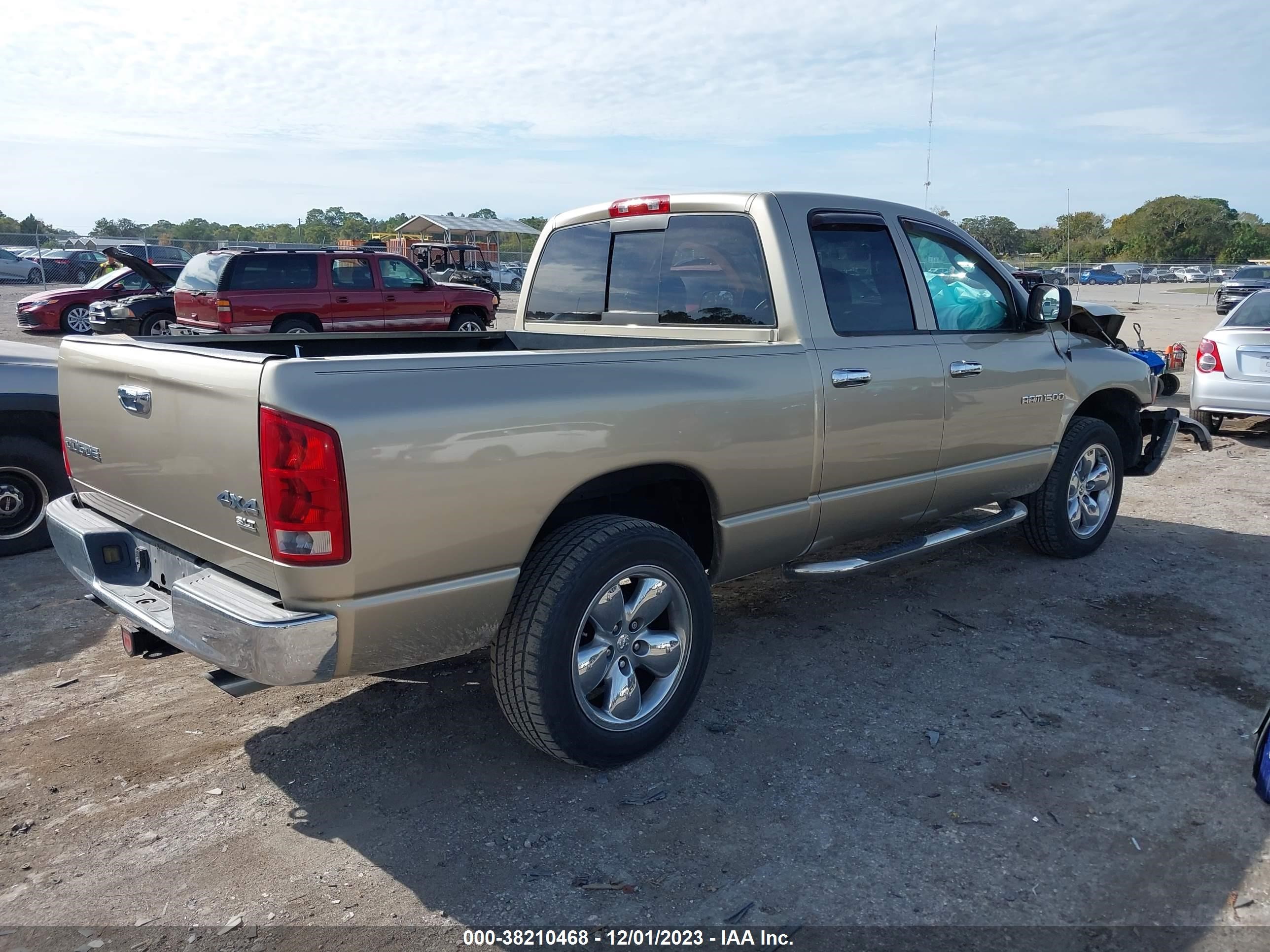 Photo 3 VIN: 1D7HU18Z63S153562 - DODGE RAM 