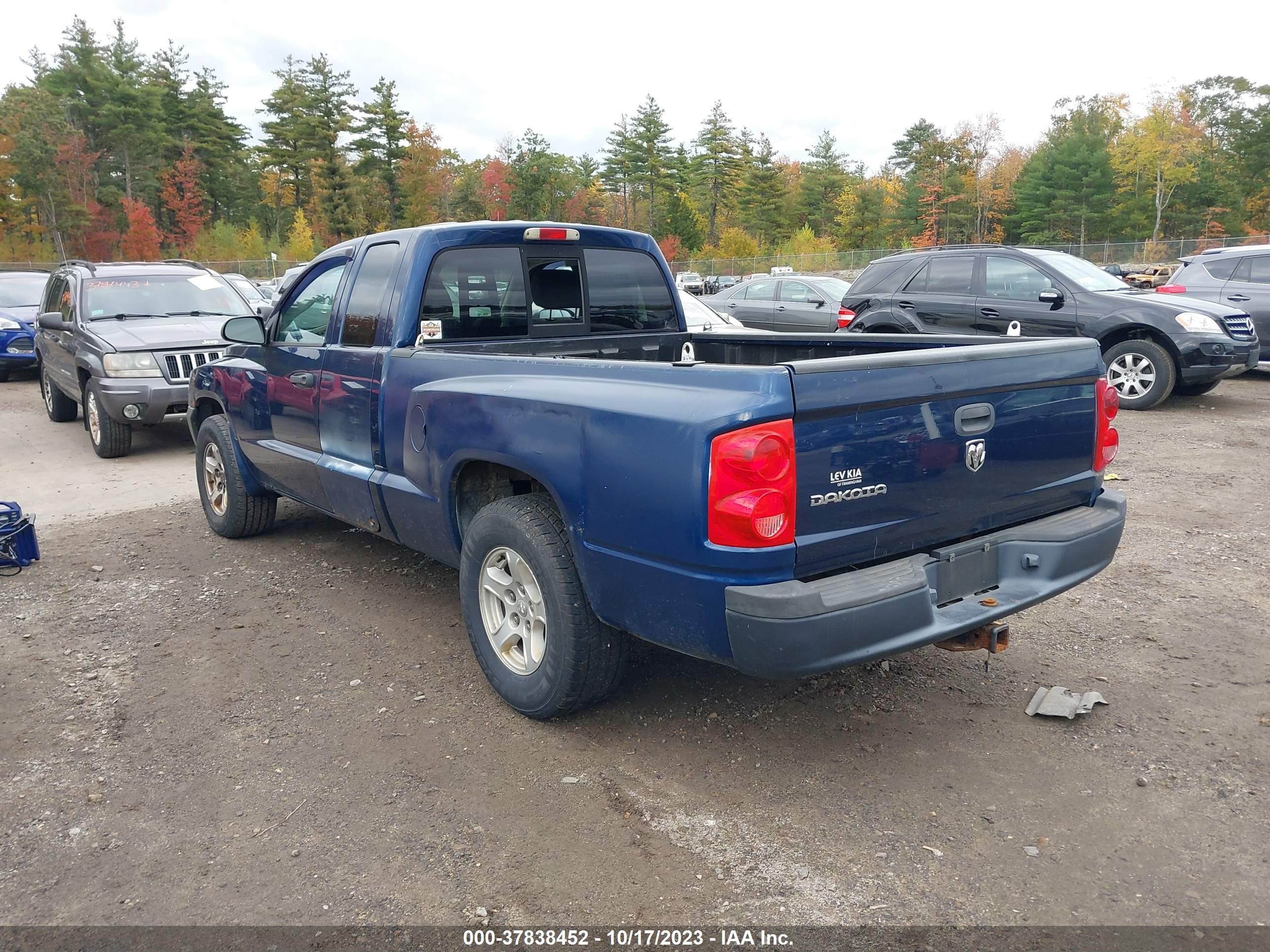 Photo 2 VIN: 1D7HW22K95S220301 - DODGE DAKOTA 