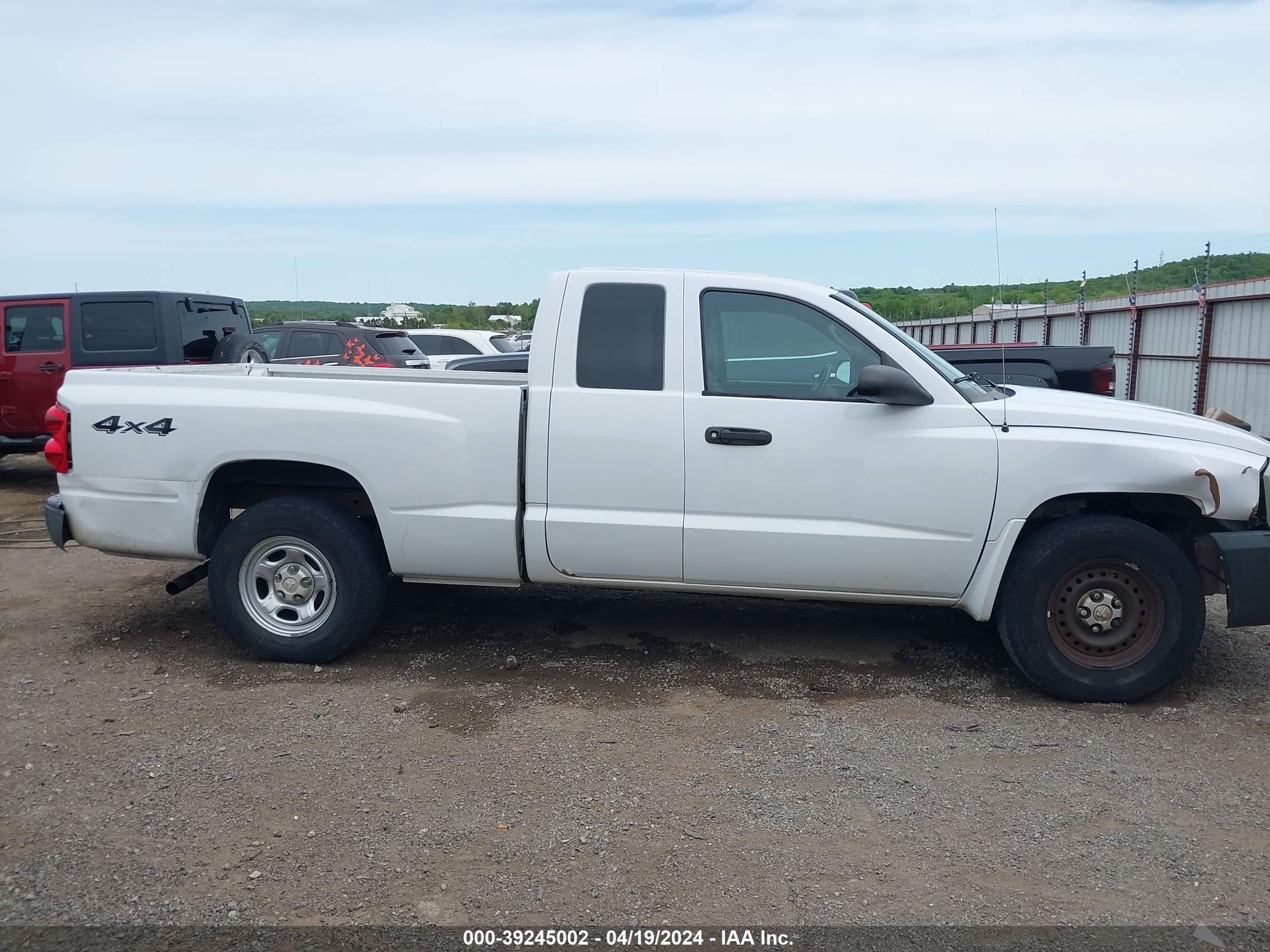 Photo 11 VIN: 1D7HW22KX5S152400 - DODGE DAKOTA 