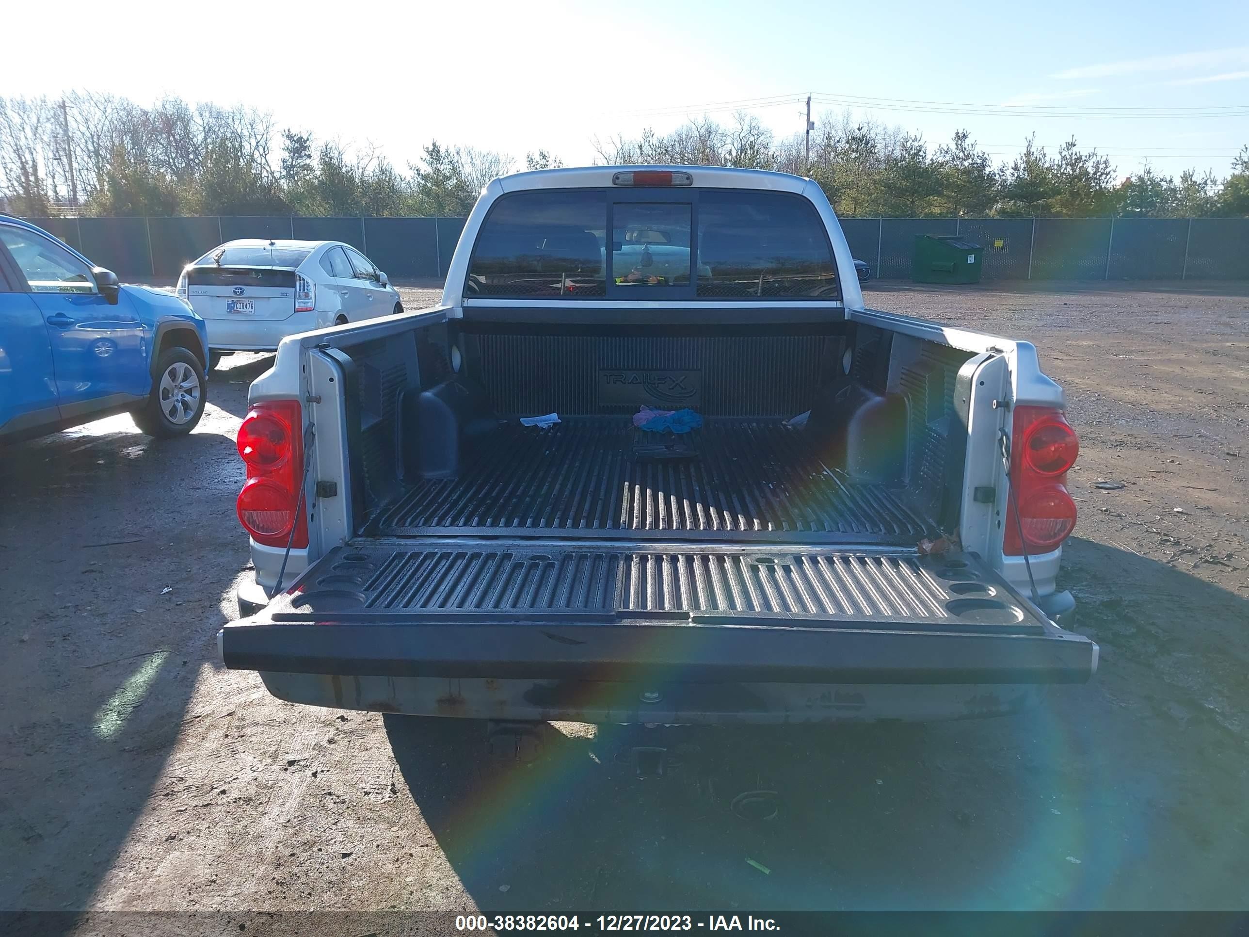 Photo 16 VIN: 1D7HW28K26S624601 - DODGE DAKOTA 