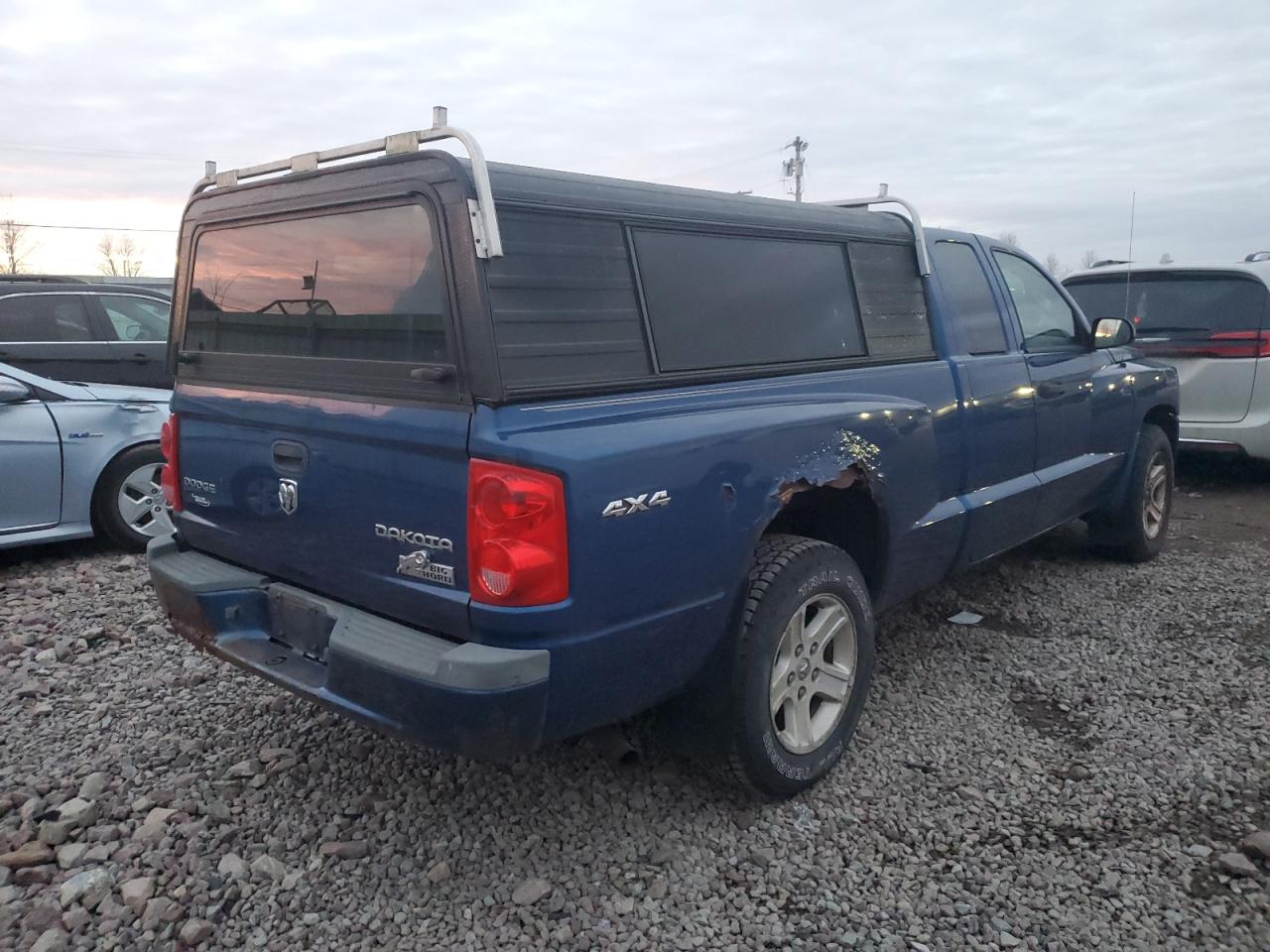 Photo 2 VIN: 1D7HW32K39S726797 - DODGE DAKOTA 