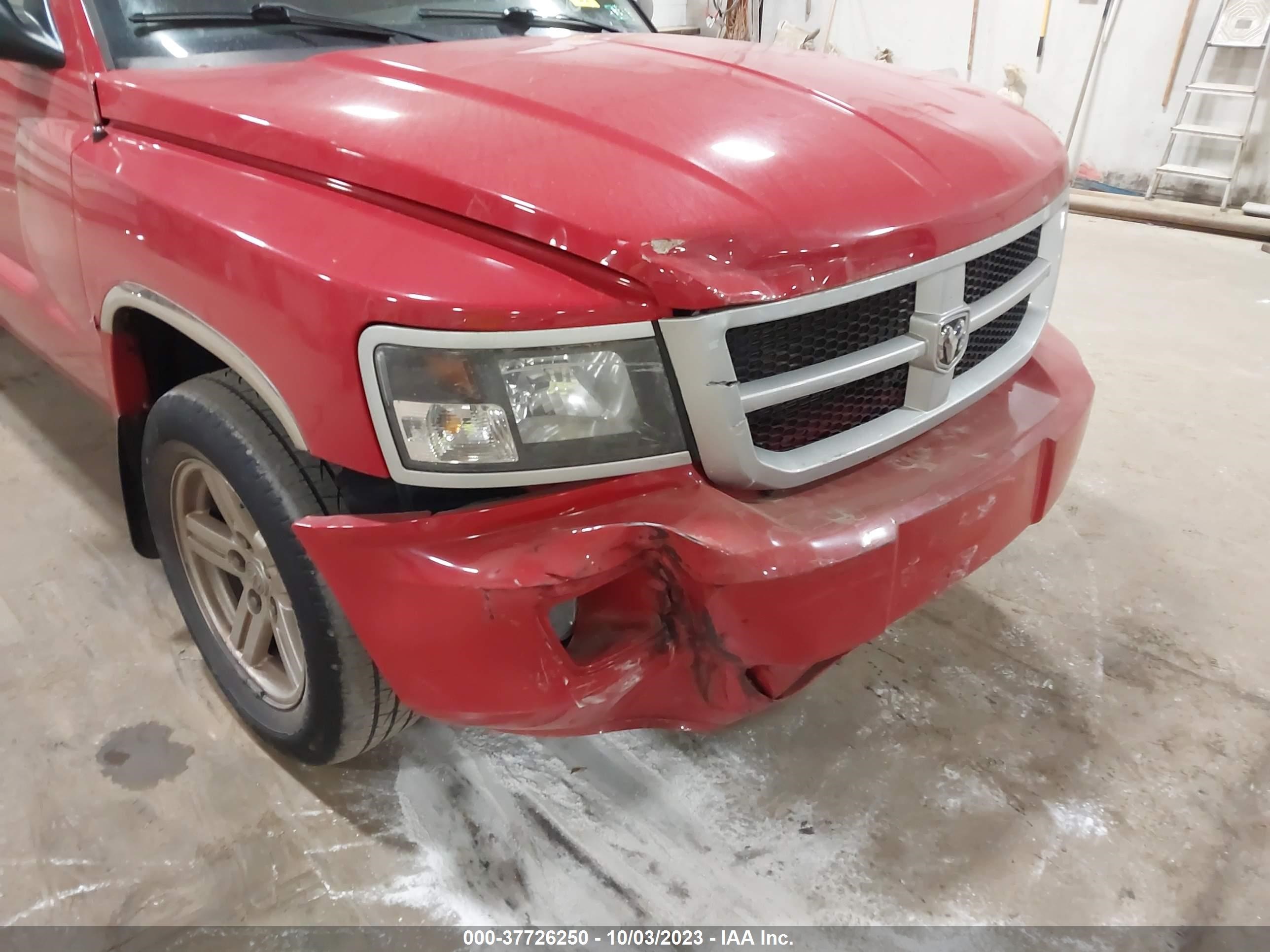 Photo 5 VIN: 1D7HW38K58S583017 - DODGE DAKOTA 