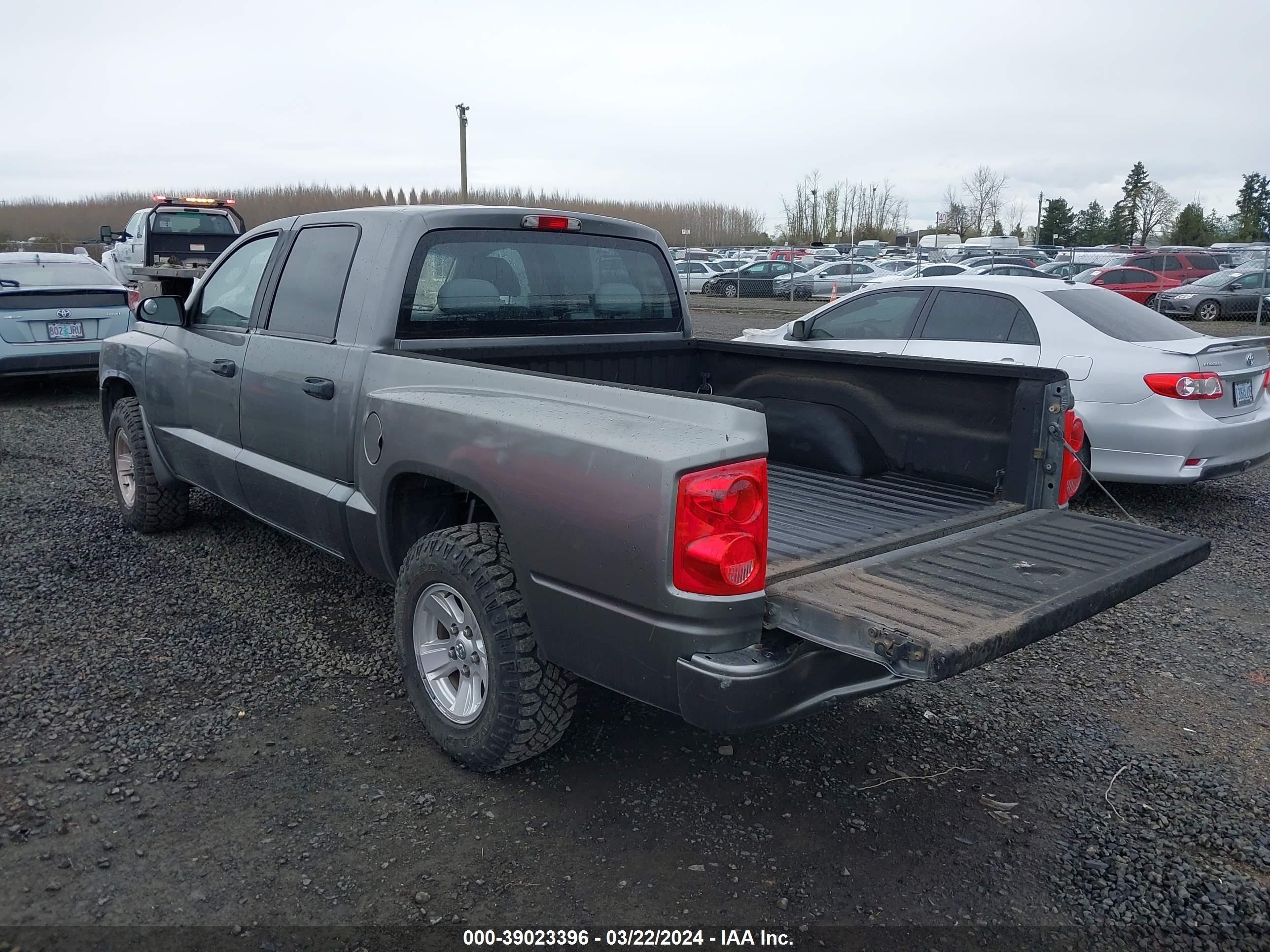 Photo 2 VIN: 1D7HW38P29S705958 - DODGE DAKOTA 