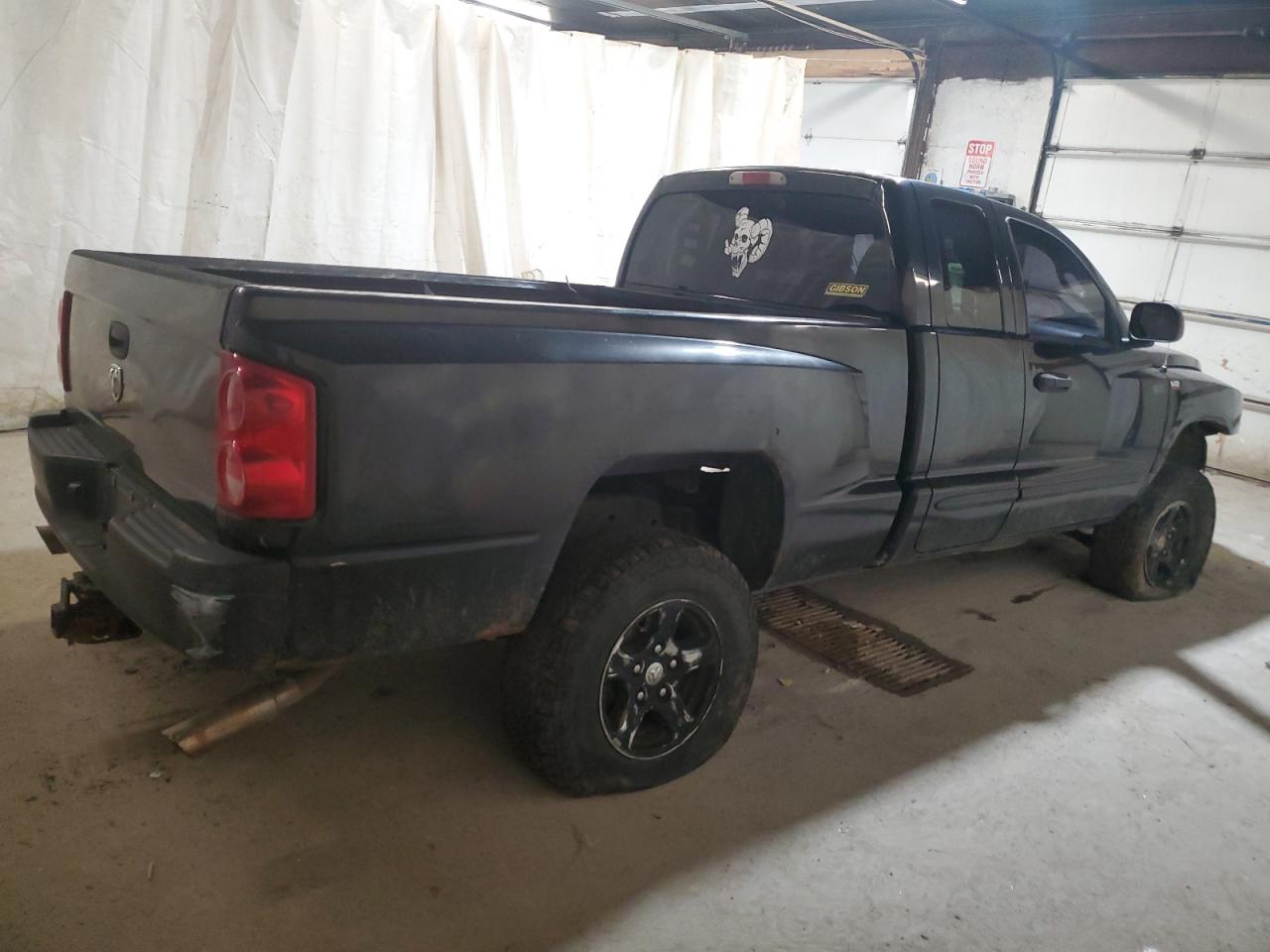 Photo 2 VIN: 1D7HW42N05S331549 - DODGE DAKOTA 