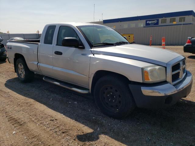 Photo 3 VIN: 1D7HW42N75S252895 - DODGE DAKOTA SLT 