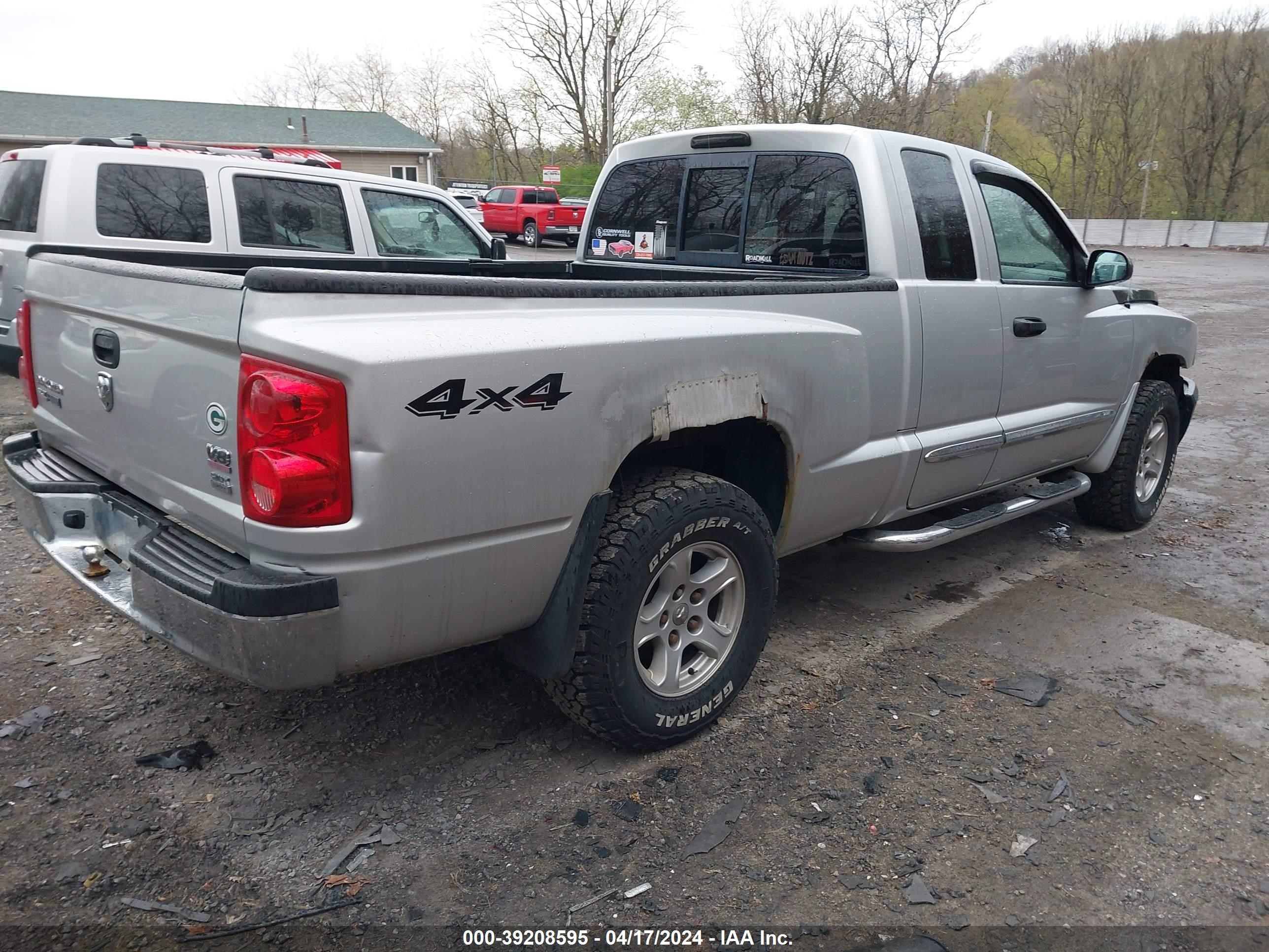 Photo 3 VIN: 1D7HW42N95S245608 - DODGE DAKOTA 