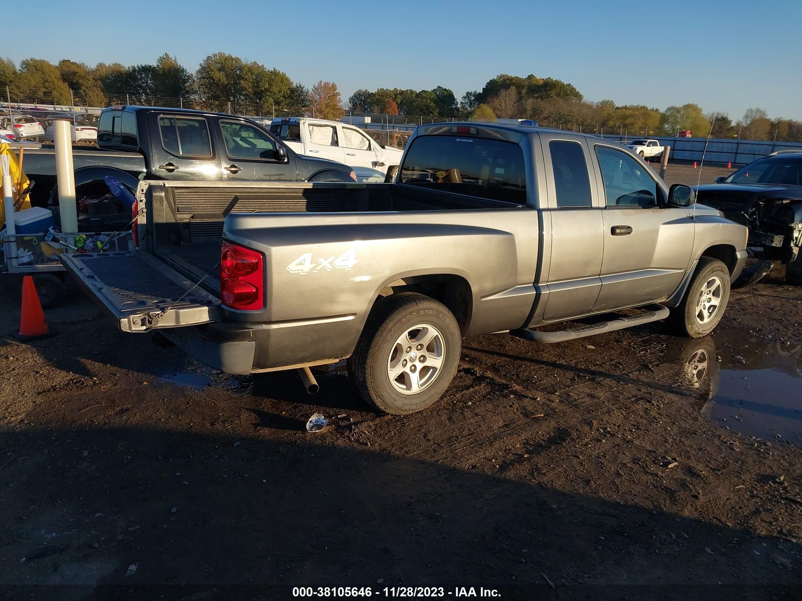 Photo 3 VIN: 1D7HW42NX6S595802 - DODGE DAKOTA 