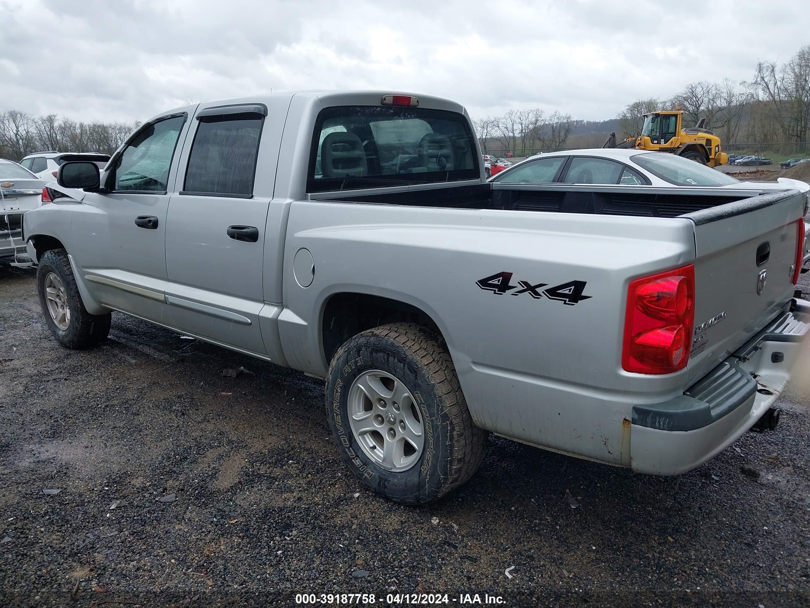 Photo 2 VIN: 1D7HW48J45S306531 - DODGE DAKOTA 