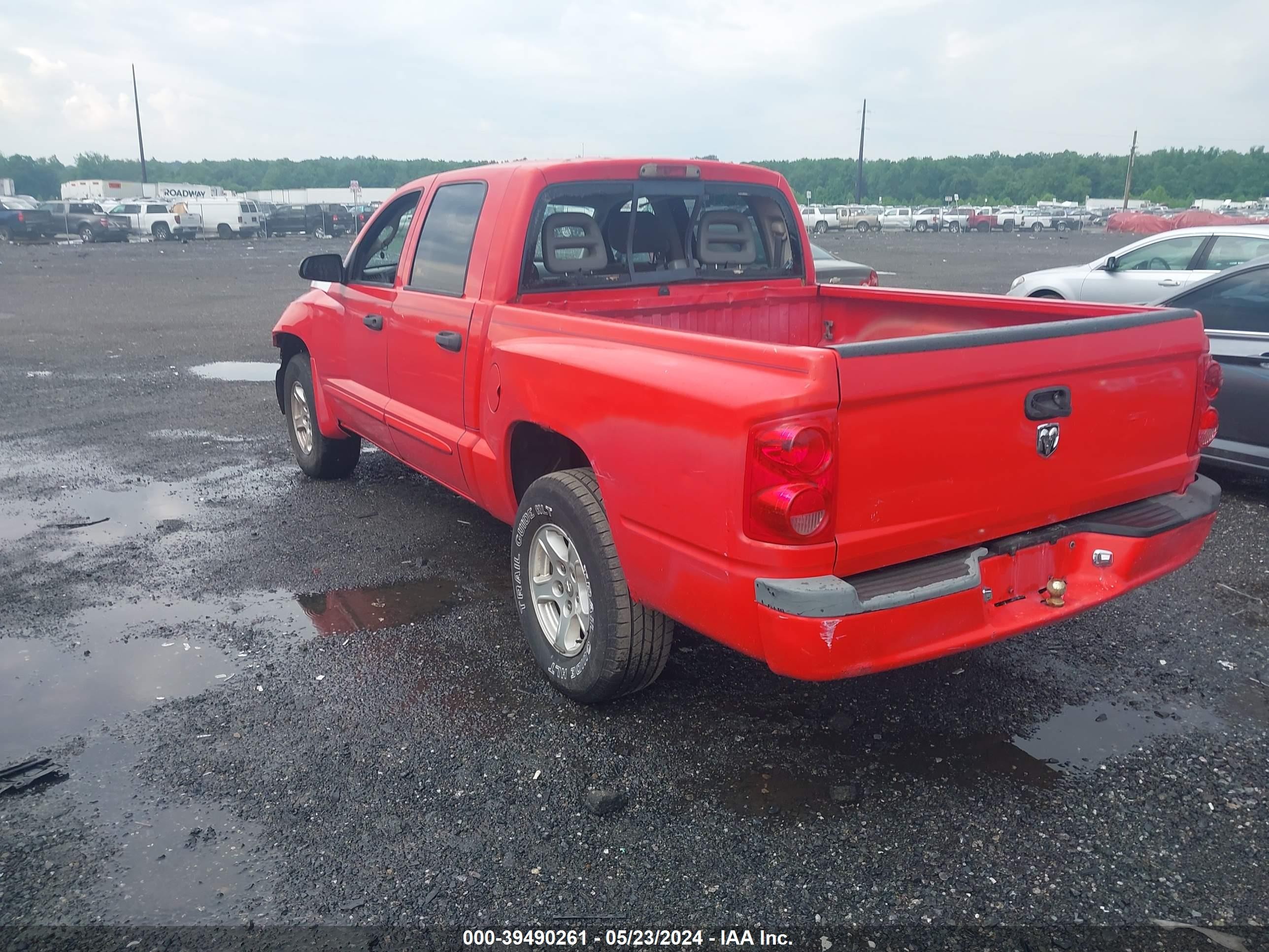 Photo 2 VIN: 1D7HW48KX6S561355 - DODGE DAKOTA 