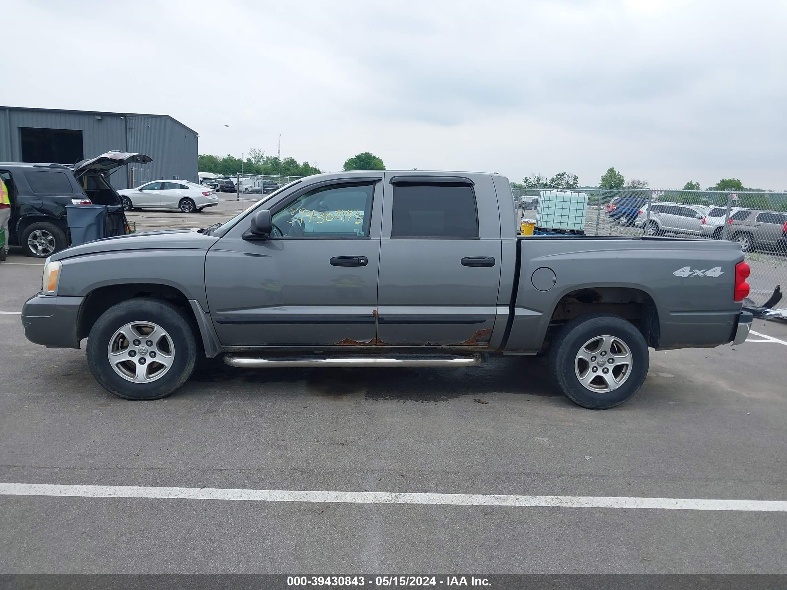 Photo 13 VIN: 1D7HW48KX6S704580 - DODGE DAKOTA 