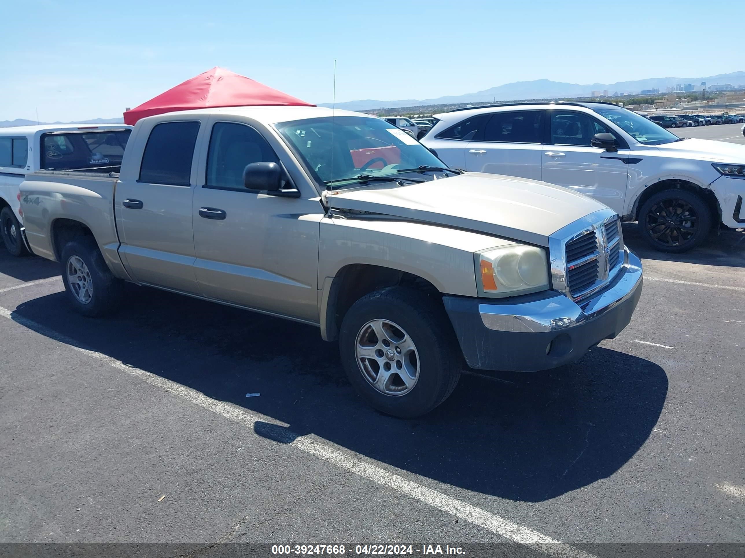 Photo 0 VIN: 1D7HW48N15S257095 - DODGE DAKOTA 