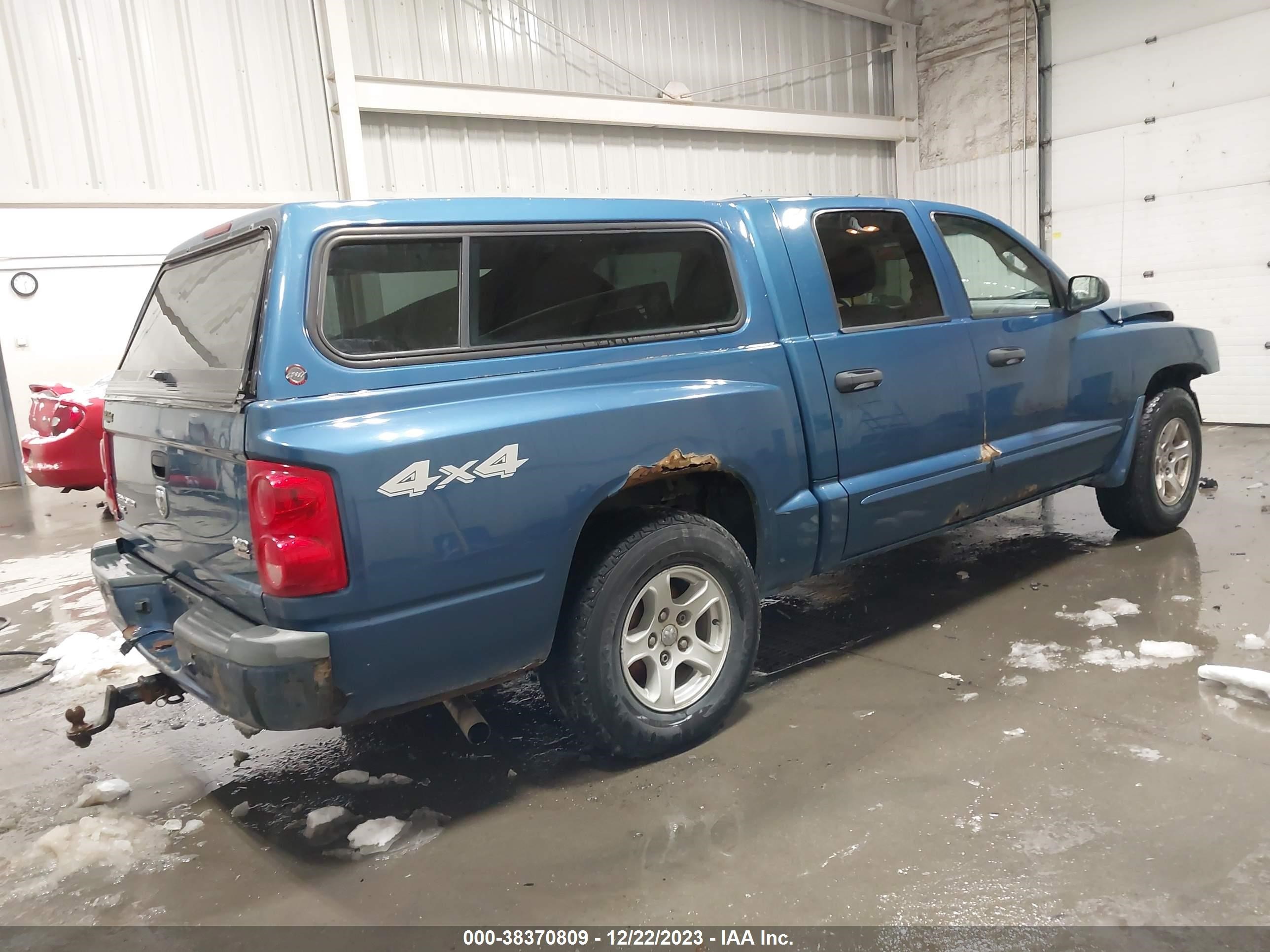 Photo 3 VIN: 1D7HW48N25S244999 - DODGE DAKOTA 