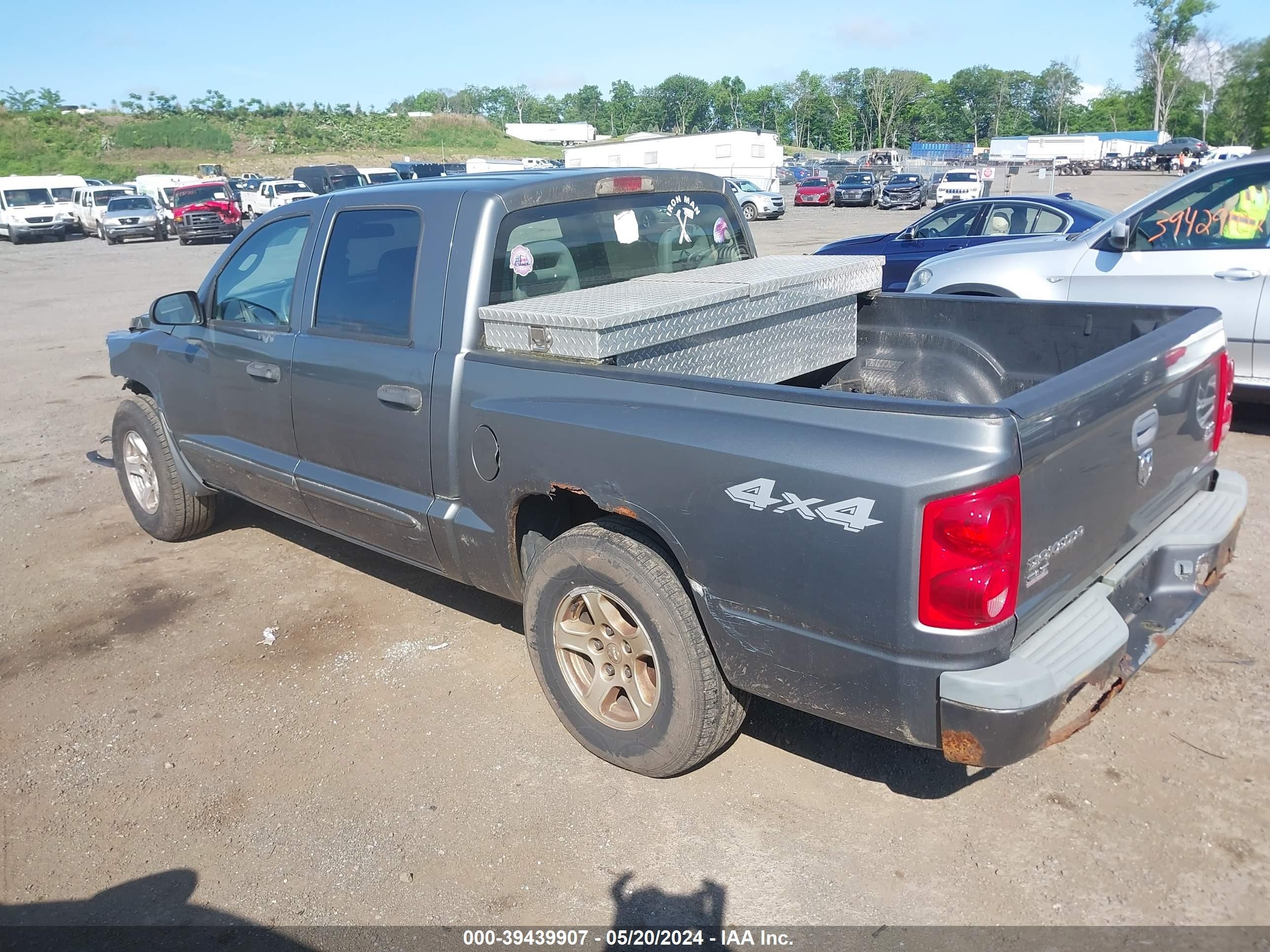 Photo 2 VIN: 1D7HW48N45S290589 - DODGE DAKOTA 