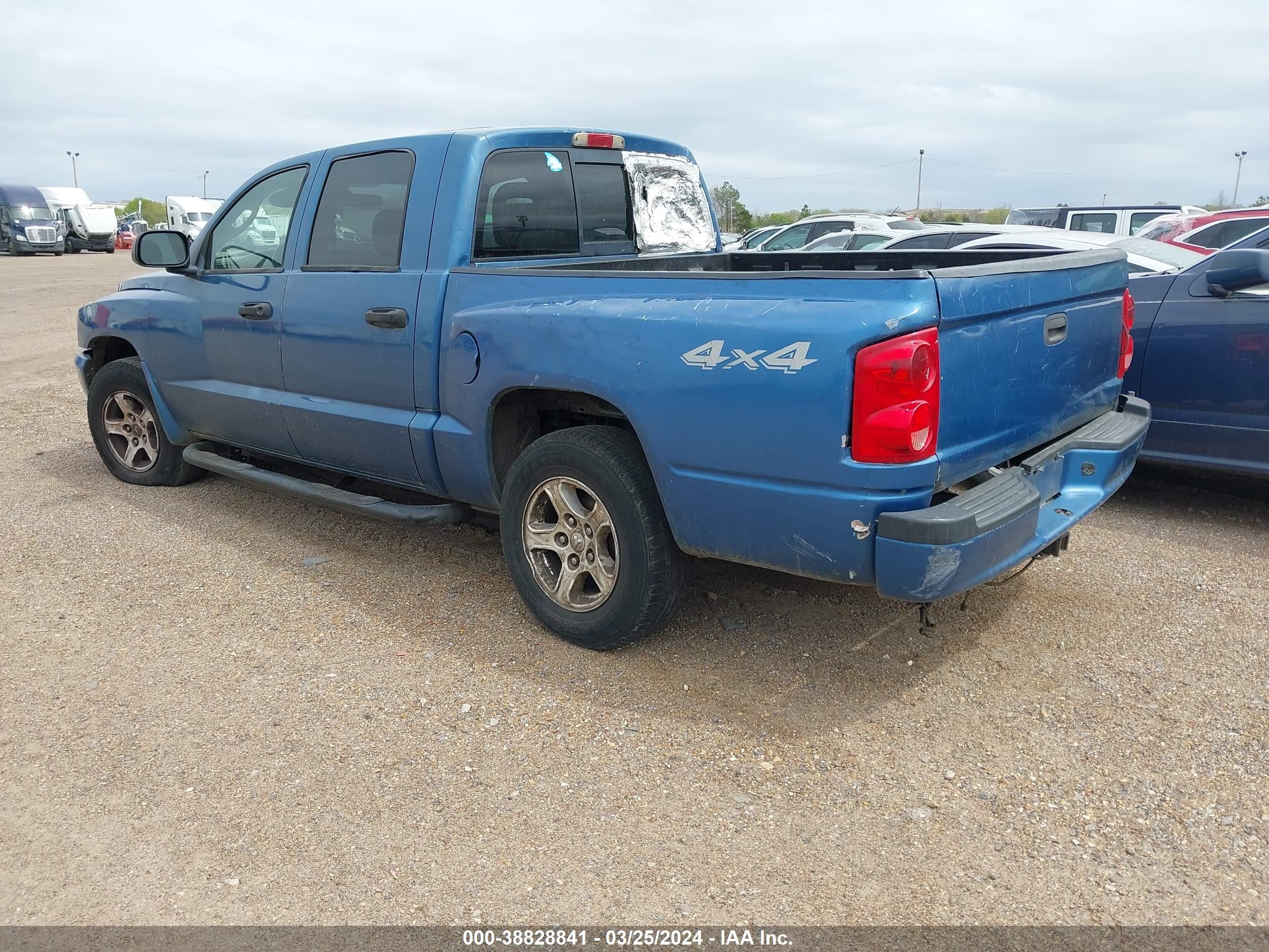 Photo 2 VIN: 1D7HW48N85S178328 - DODGE DAKOTA 