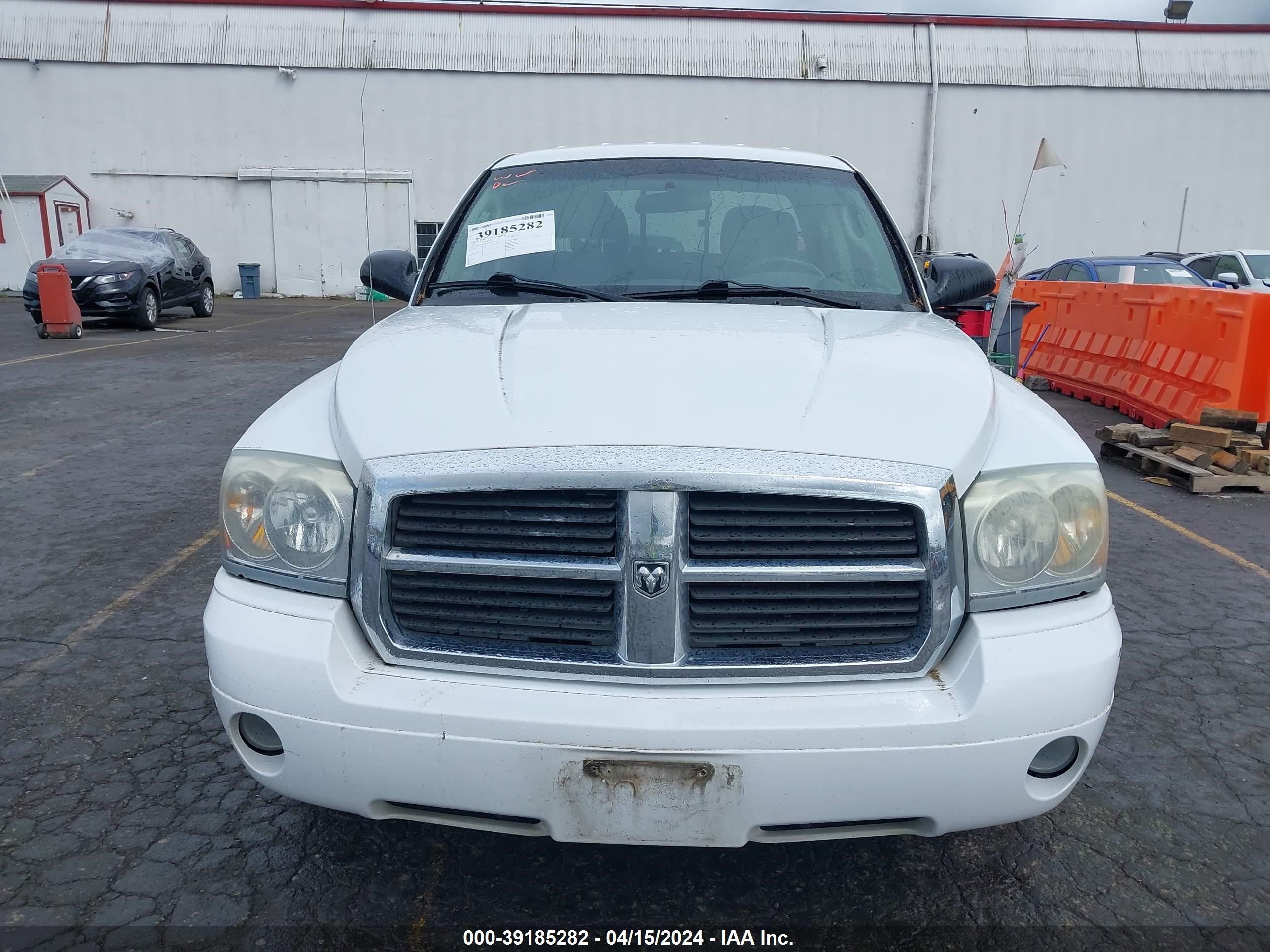 Photo 11 VIN: 1D7HW48NX7S207654 - DODGE DAKOTA 