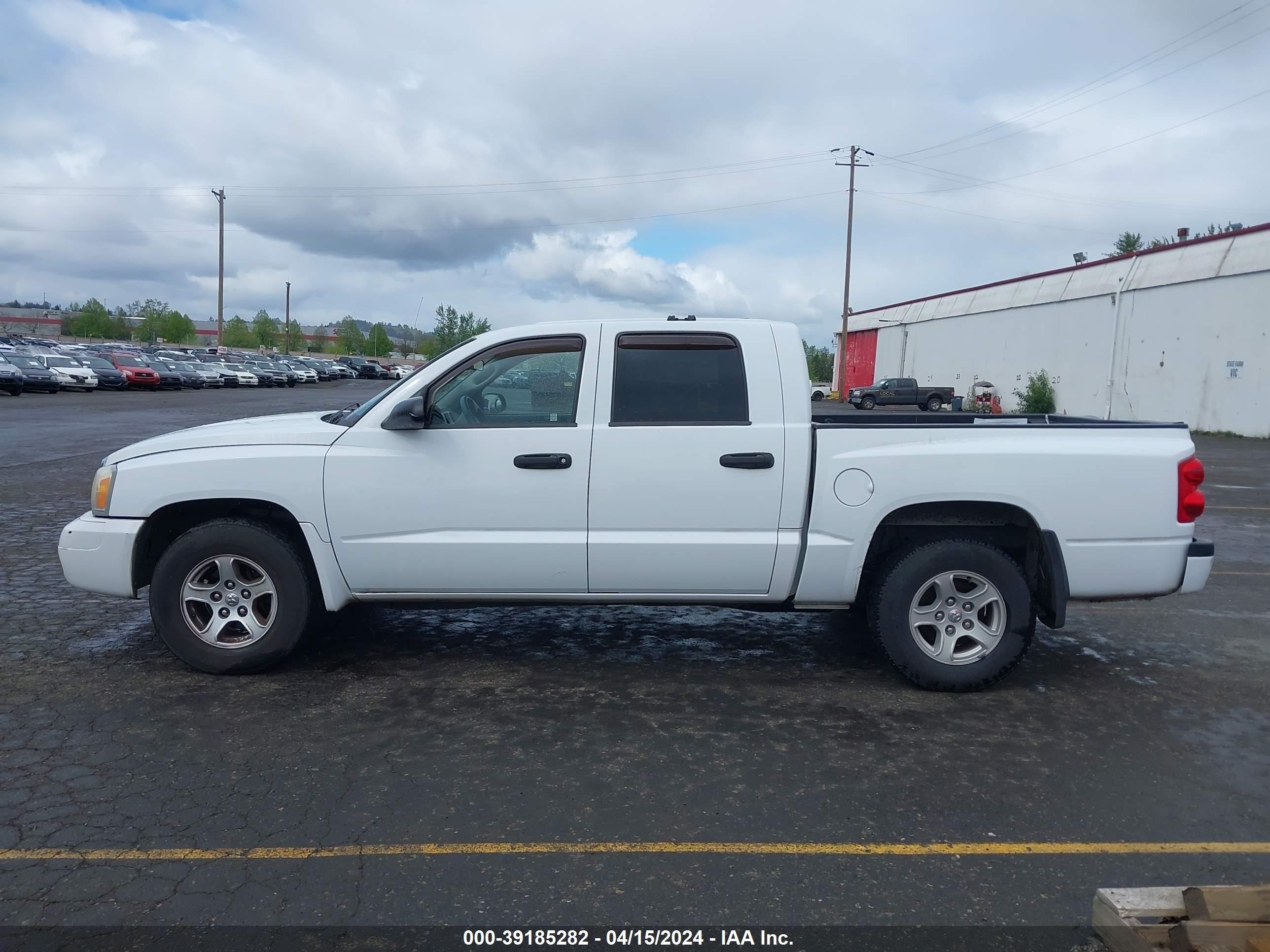 Photo 13 VIN: 1D7HW48NX7S207654 - DODGE DAKOTA 