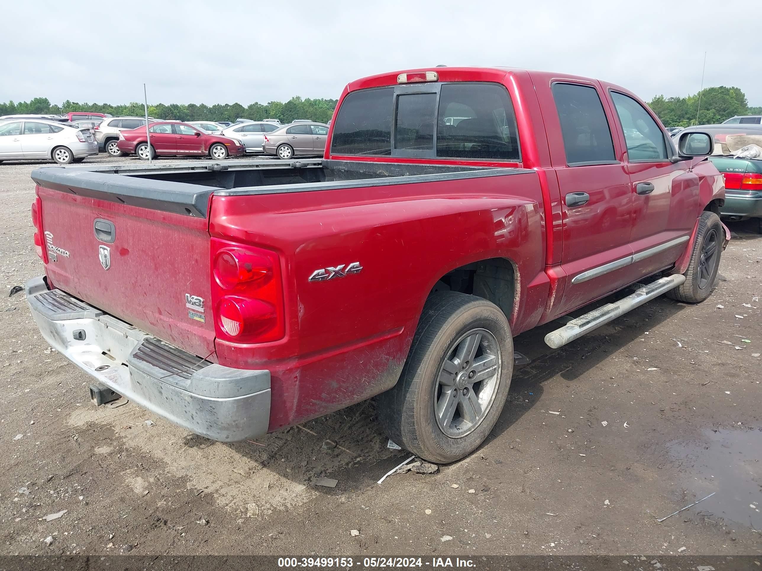 Photo 3 VIN: 1D7HW58N38S633533 - DODGE DAKOTA 