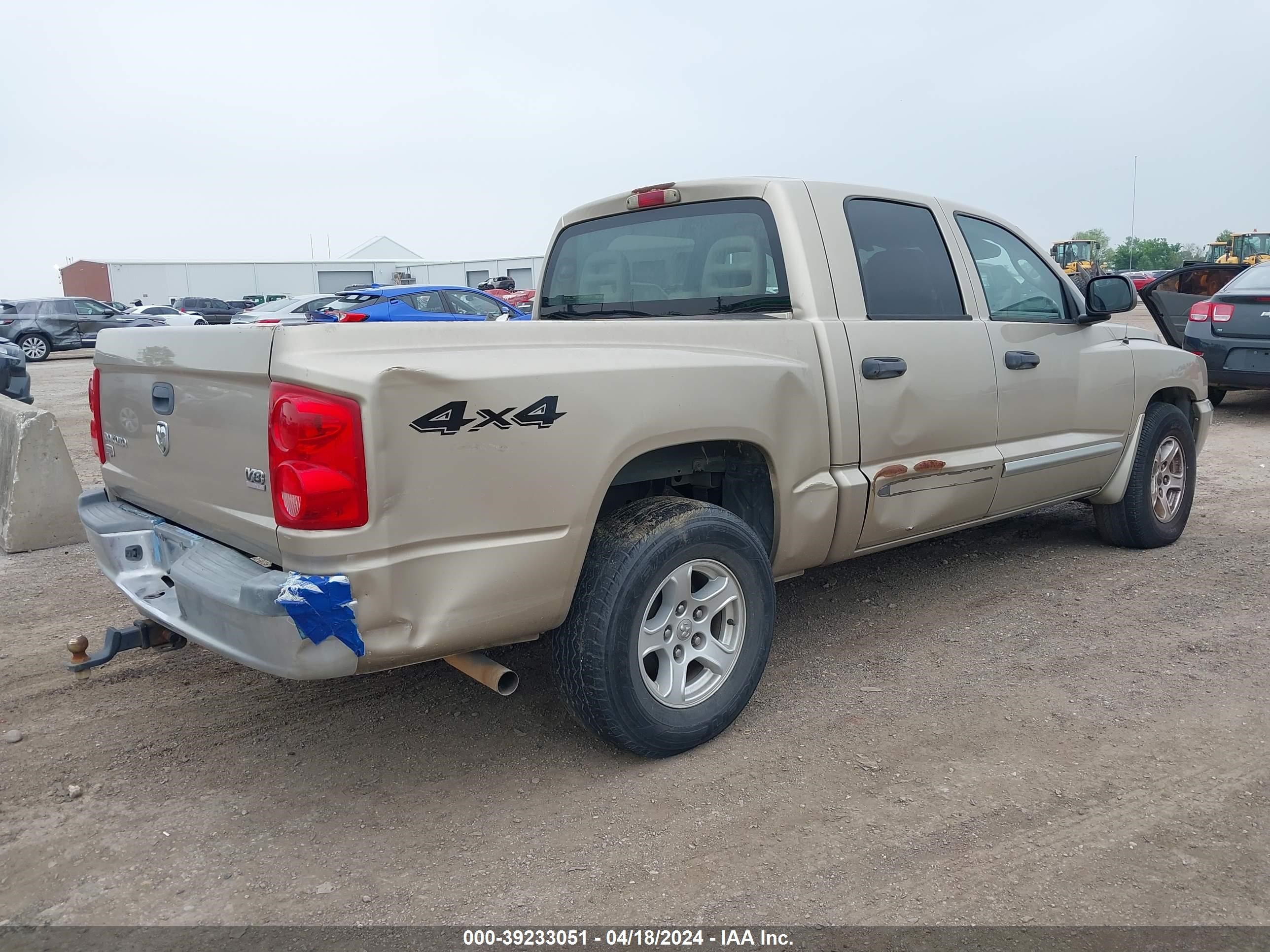 Photo 3 VIN: 1D7HW58N75S128140 - DODGE DAKOTA 