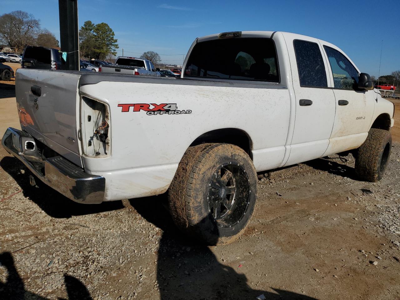 Photo 2 VIN: 1D7KS28C26J132747 - DODGE RAM 