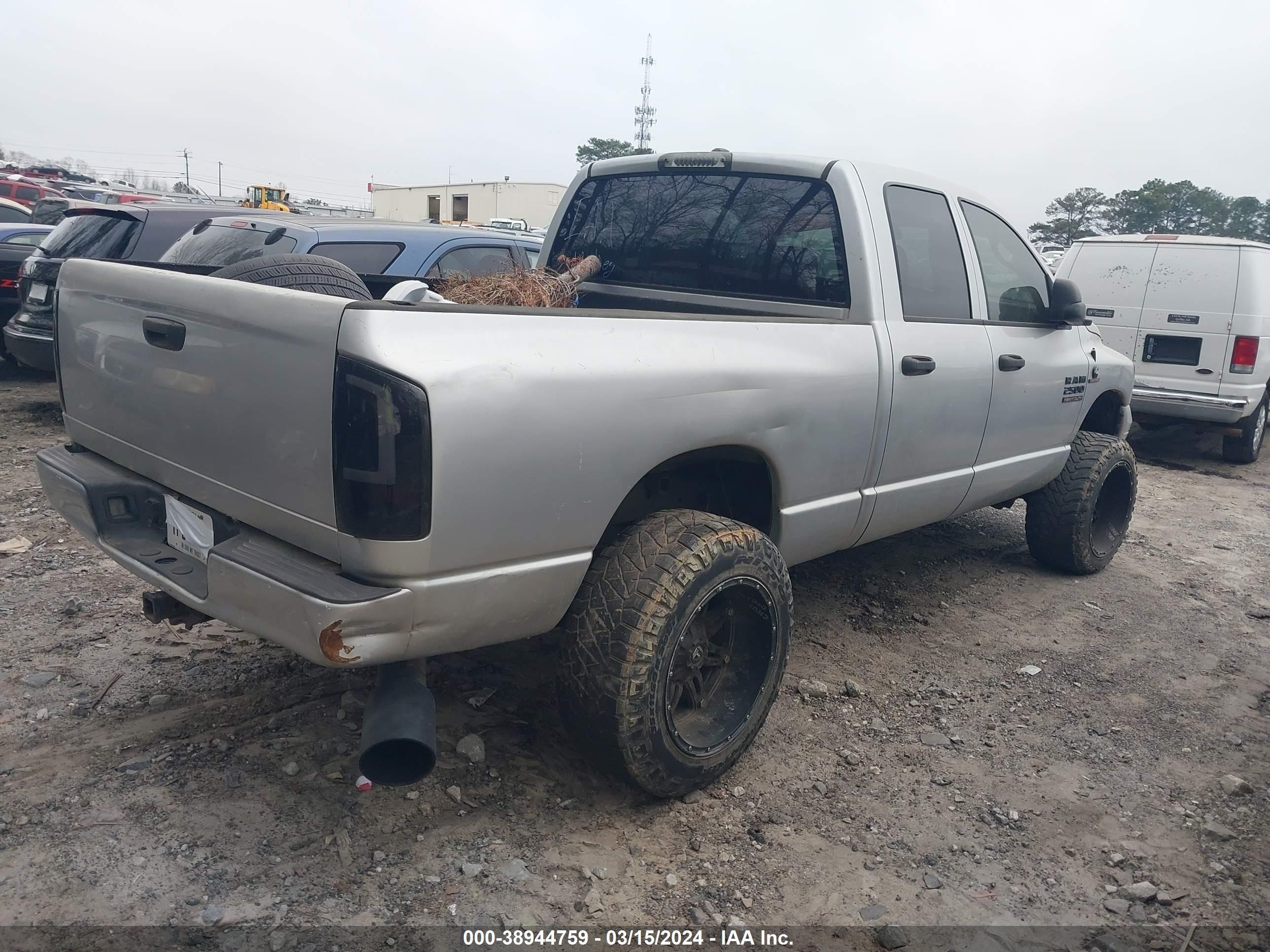 Photo 3 VIN: 1D7KS28C87J524634 - DODGE RAM 