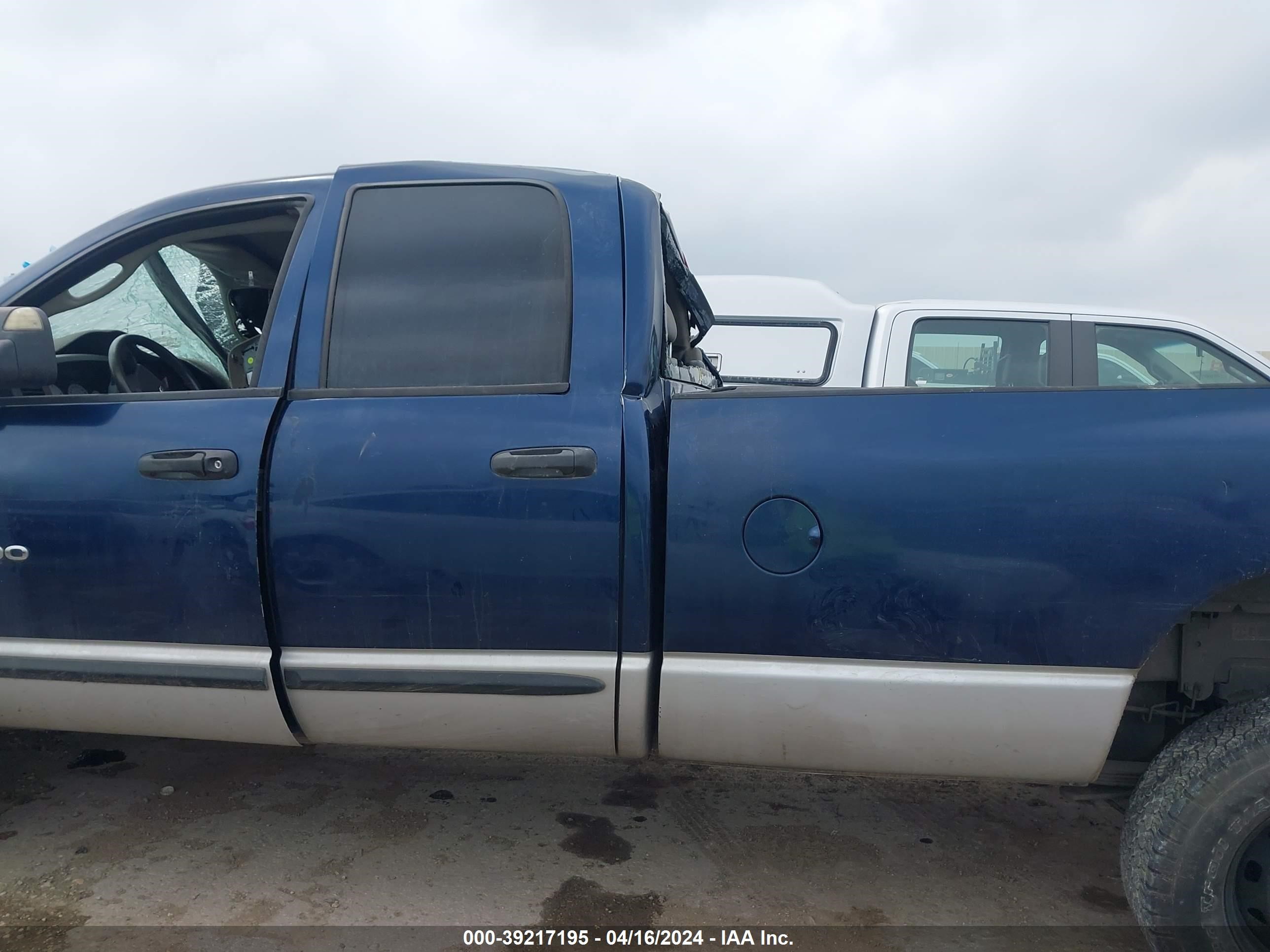 Photo 13 VIN: 1D7KS28CX6J230201 - DODGE RAM 