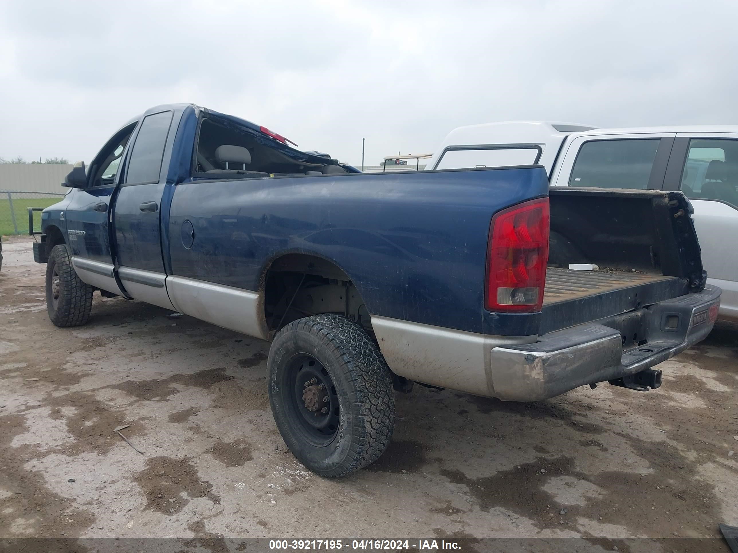 Photo 2 VIN: 1D7KS28CX6J230201 - DODGE RAM 