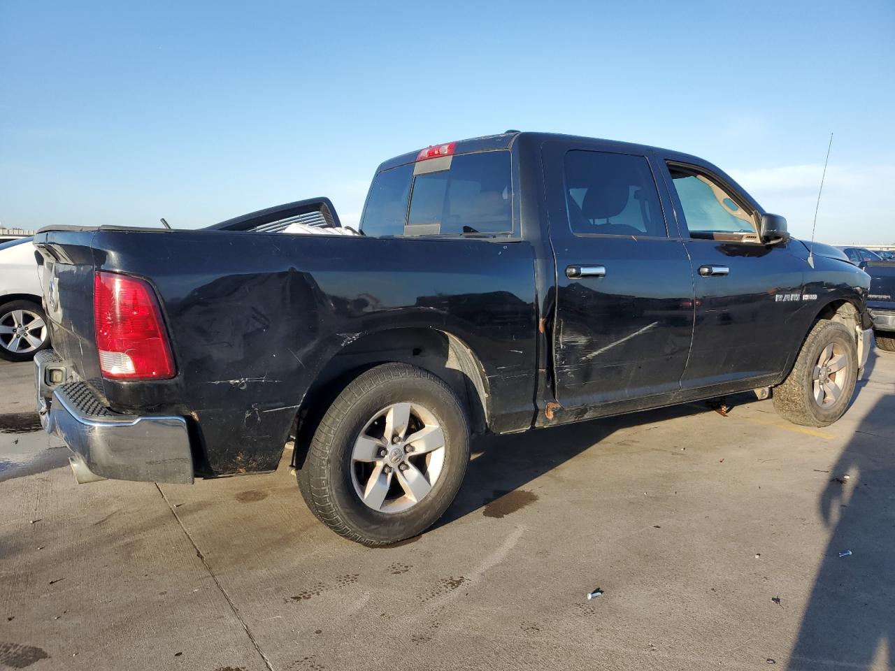 Photo 2 VIN: 1D7RB1CT4AS112230 - DODGE RAM 