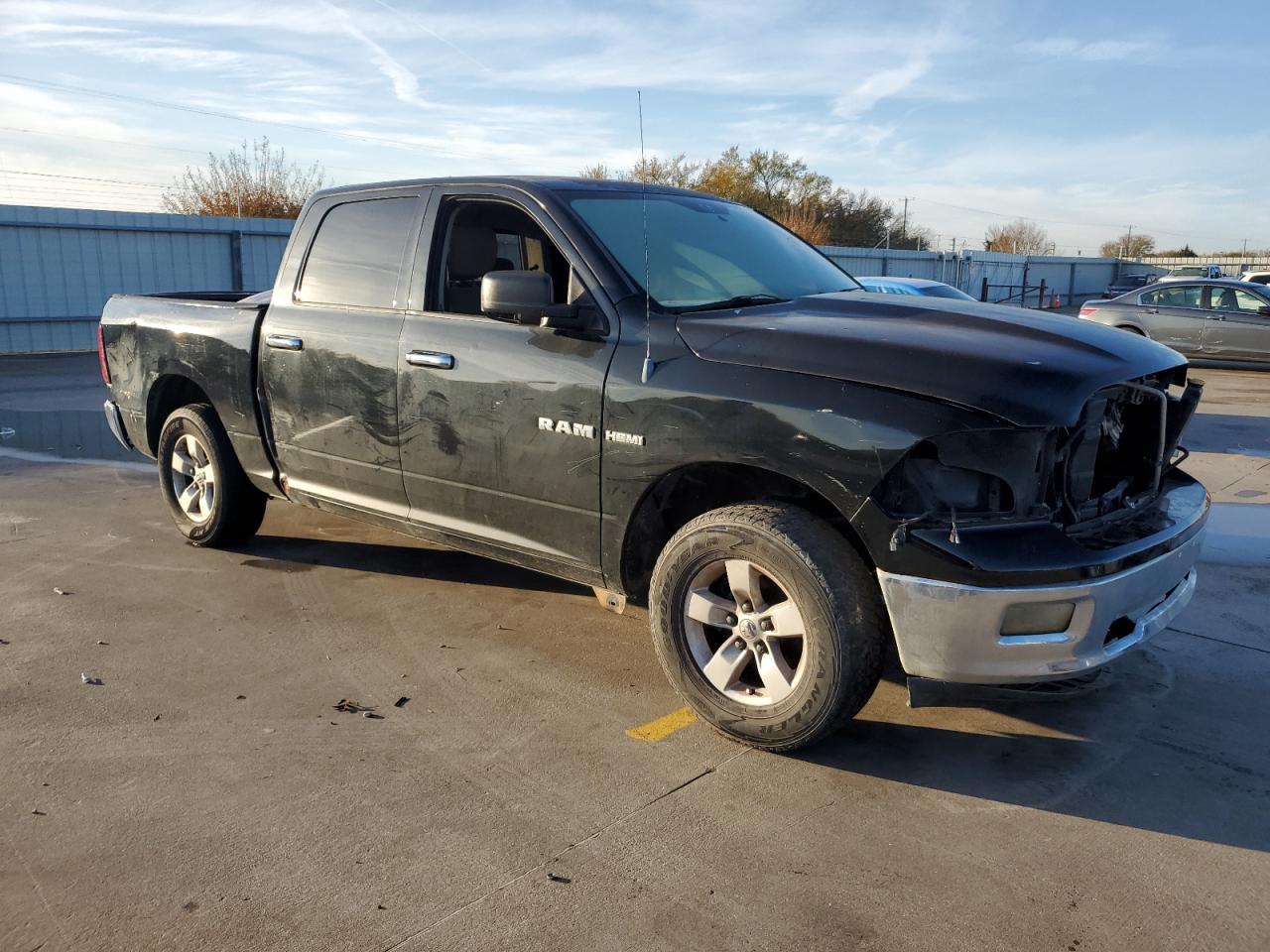 Photo 3 VIN: 1D7RB1CT4AS112230 - DODGE RAM 