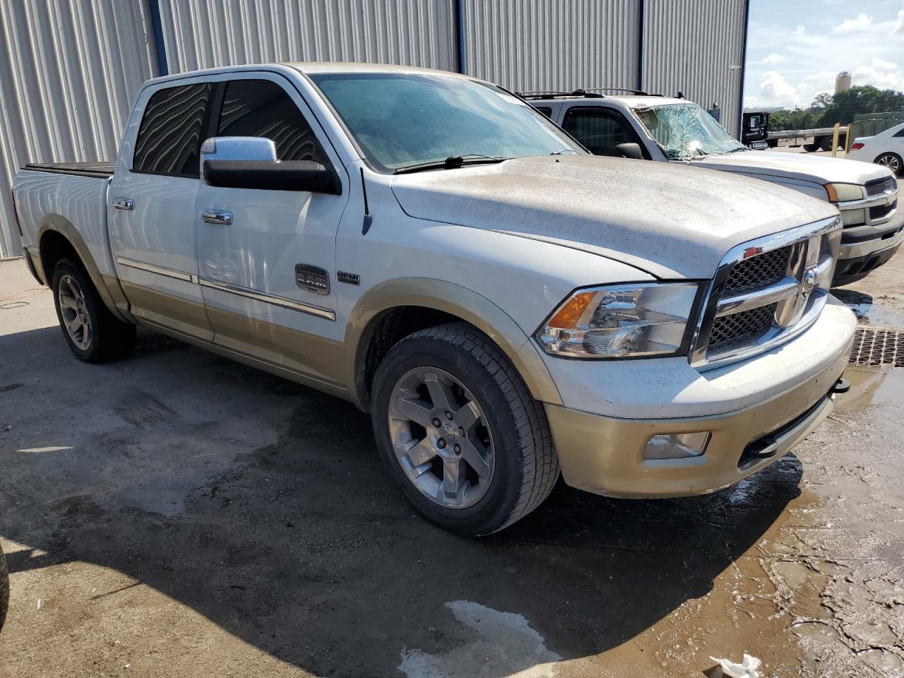 Photo 3 VIN: 1D7RB1CT8BS692938 - DODGE RAM 