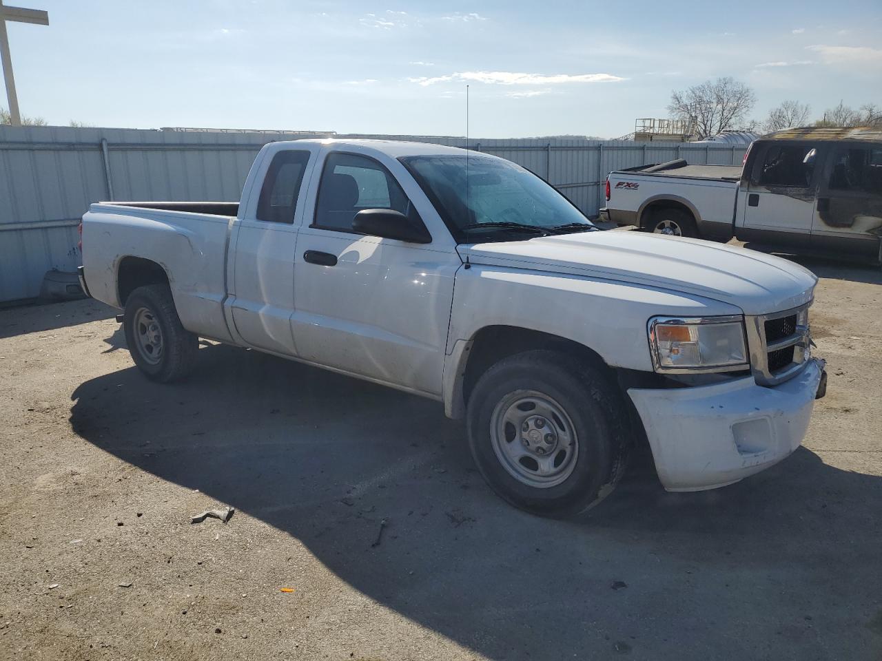 Photo 3 VIN: 1D7RE2BK0BS638443 - DODGE DAKOTA 