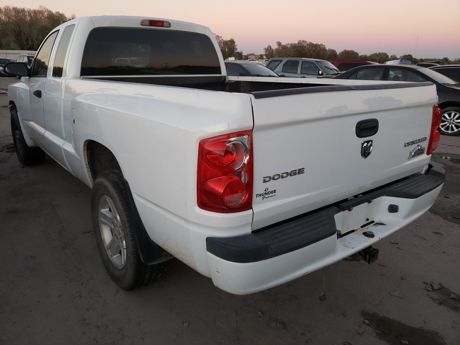 Photo 2 VIN: 1D7RE3BK5BS592792 - DODGE DAKOTA SLT 