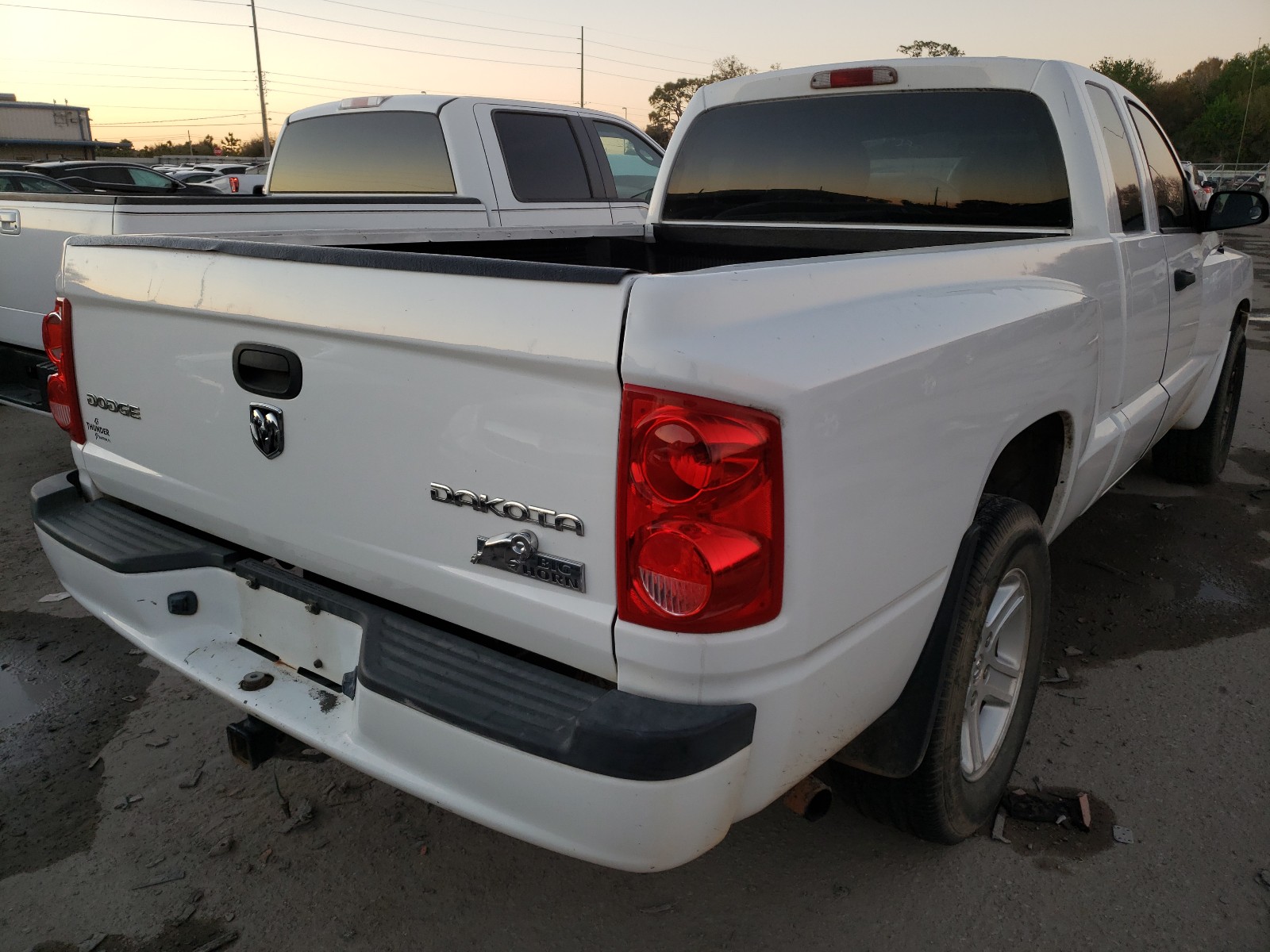 Photo 3 VIN: 1D7RE3BK5BS592792 - DODGE DAKOTA SLT 