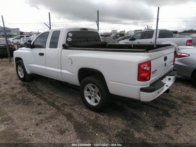 Photo 2 VIN: 1D7RE3BK5BS606318 - RAM DAKOTA 