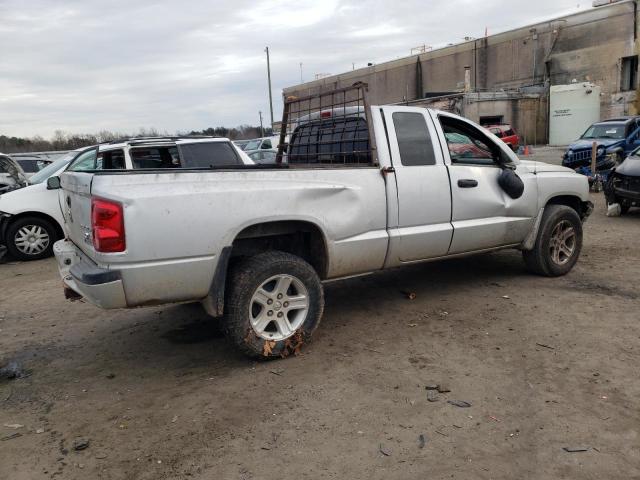 Photo 2 VIN: 1D7RE3BKXBS682715 - DODGE DAKOTA SLT 