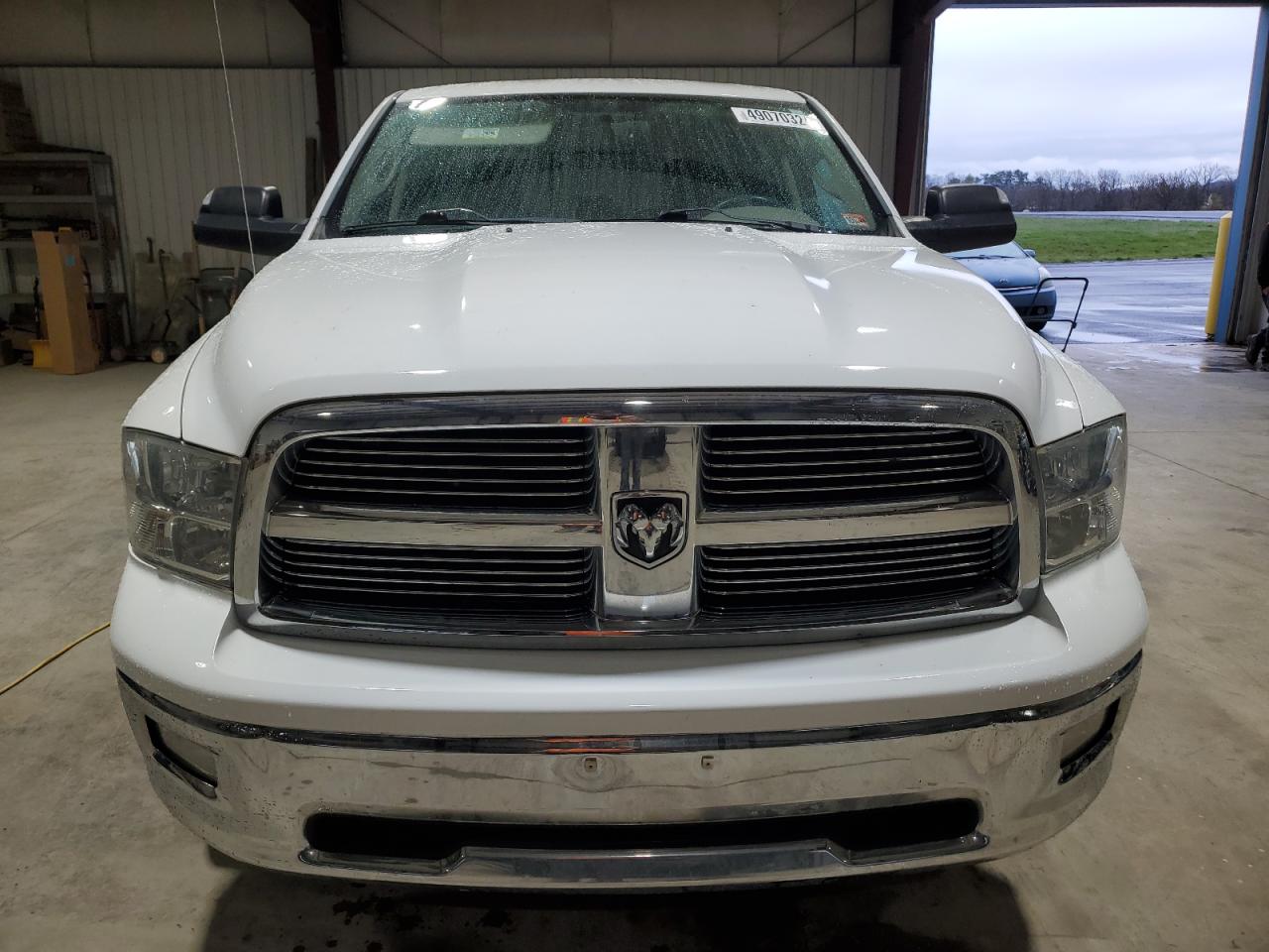 Photo 4 VIN: 1D7RV1CT7BS630549 - DODGE RAM 