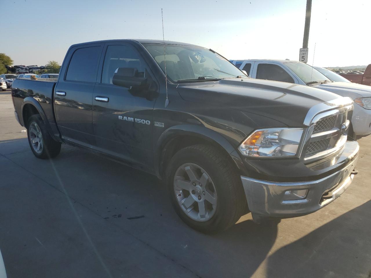 Photo 3 VIN: 1D7RV1CT8BS592717 - DODGE RAM 