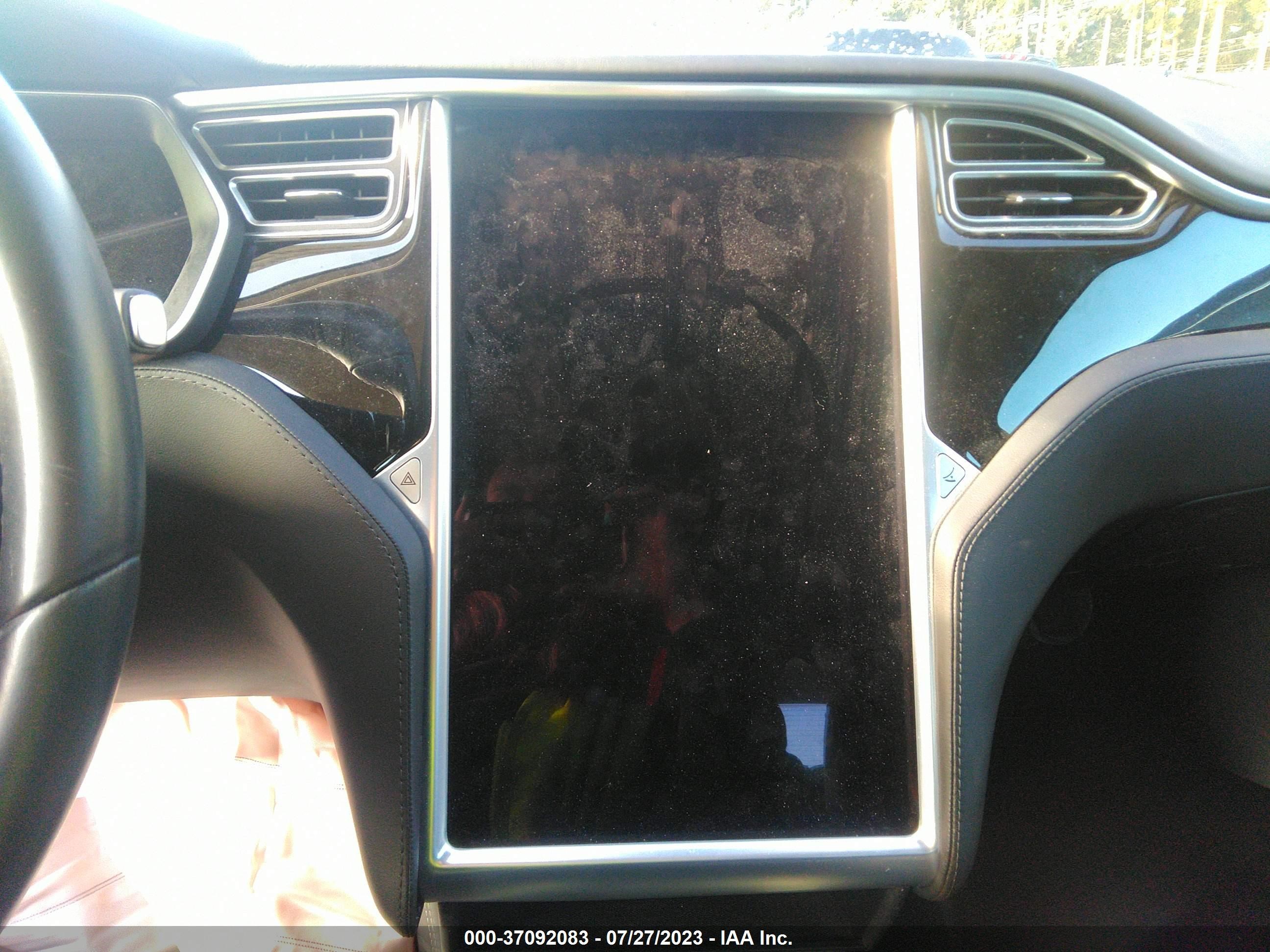 Photo 16 VIN: 1D7RV1GT8AS233974 - TESLA MODEL S 