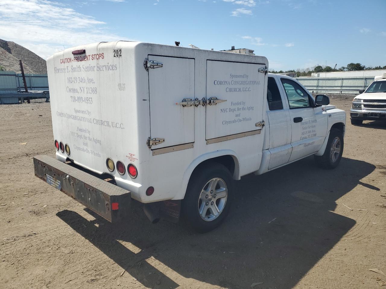 Photo 2 VIN: 1D7RW3BP1BS686080 - DODGE DAKOTA 